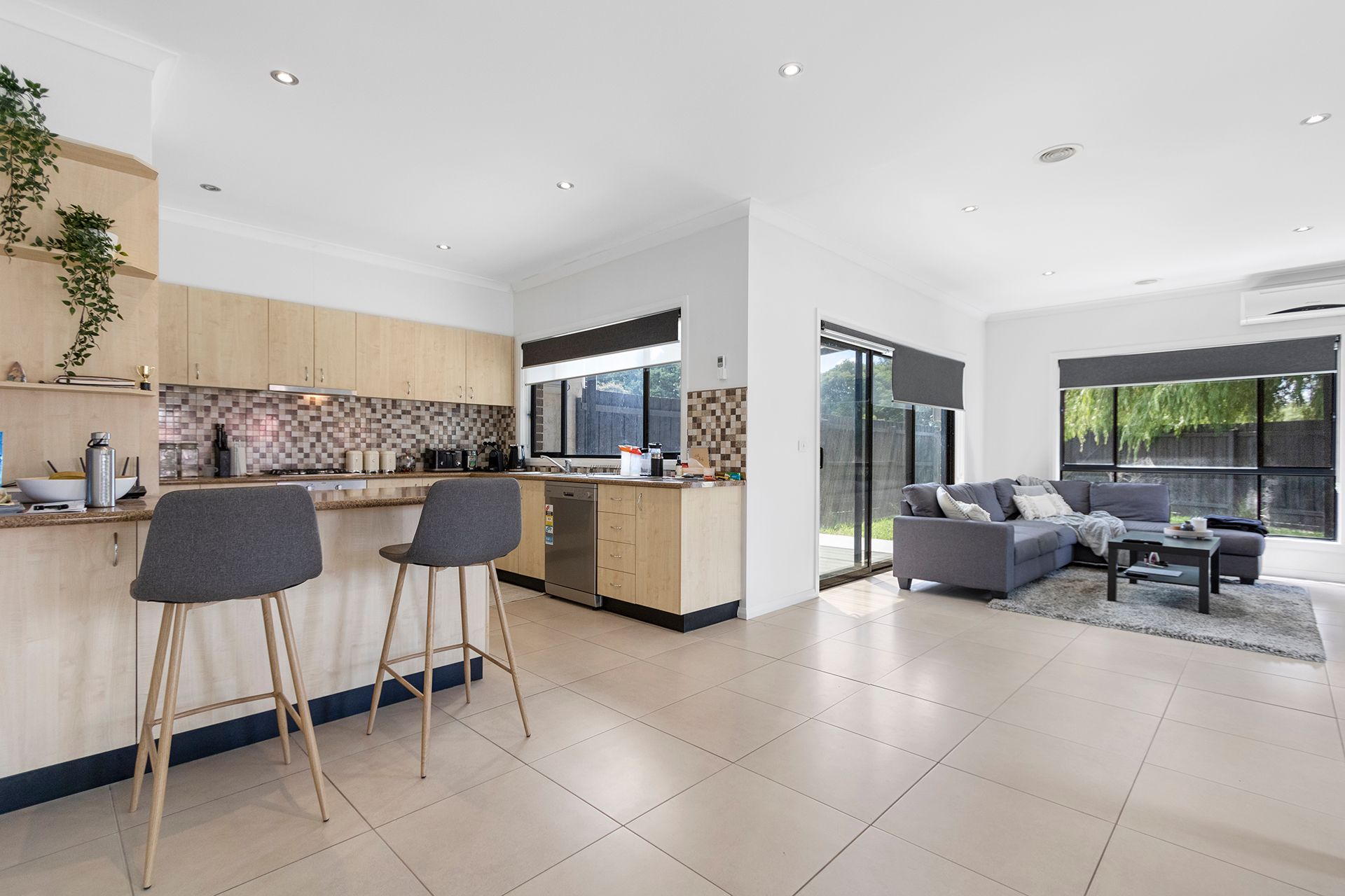 35 Earnshaw Drive, Carrum Downs, VIC 3201