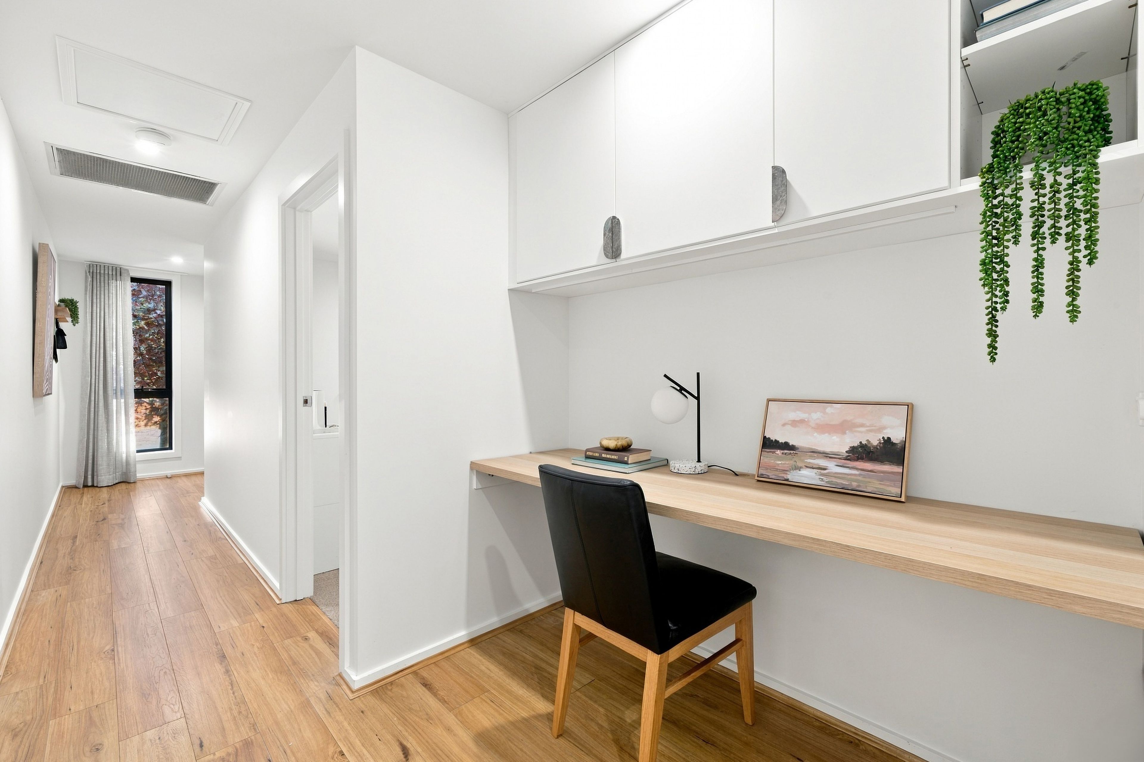 2/4 Jindivik Place, Scullin, ACT 2614