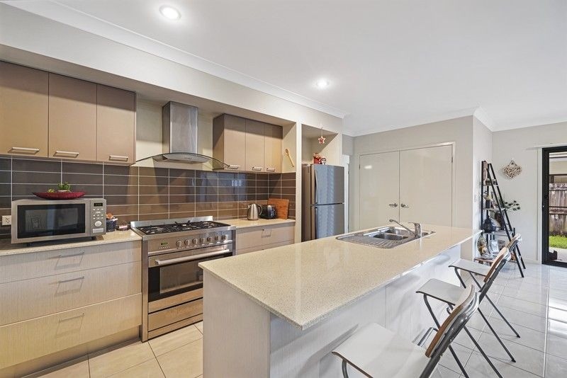 18 River Run Circuit, Ormeau Hills, QLD 4208