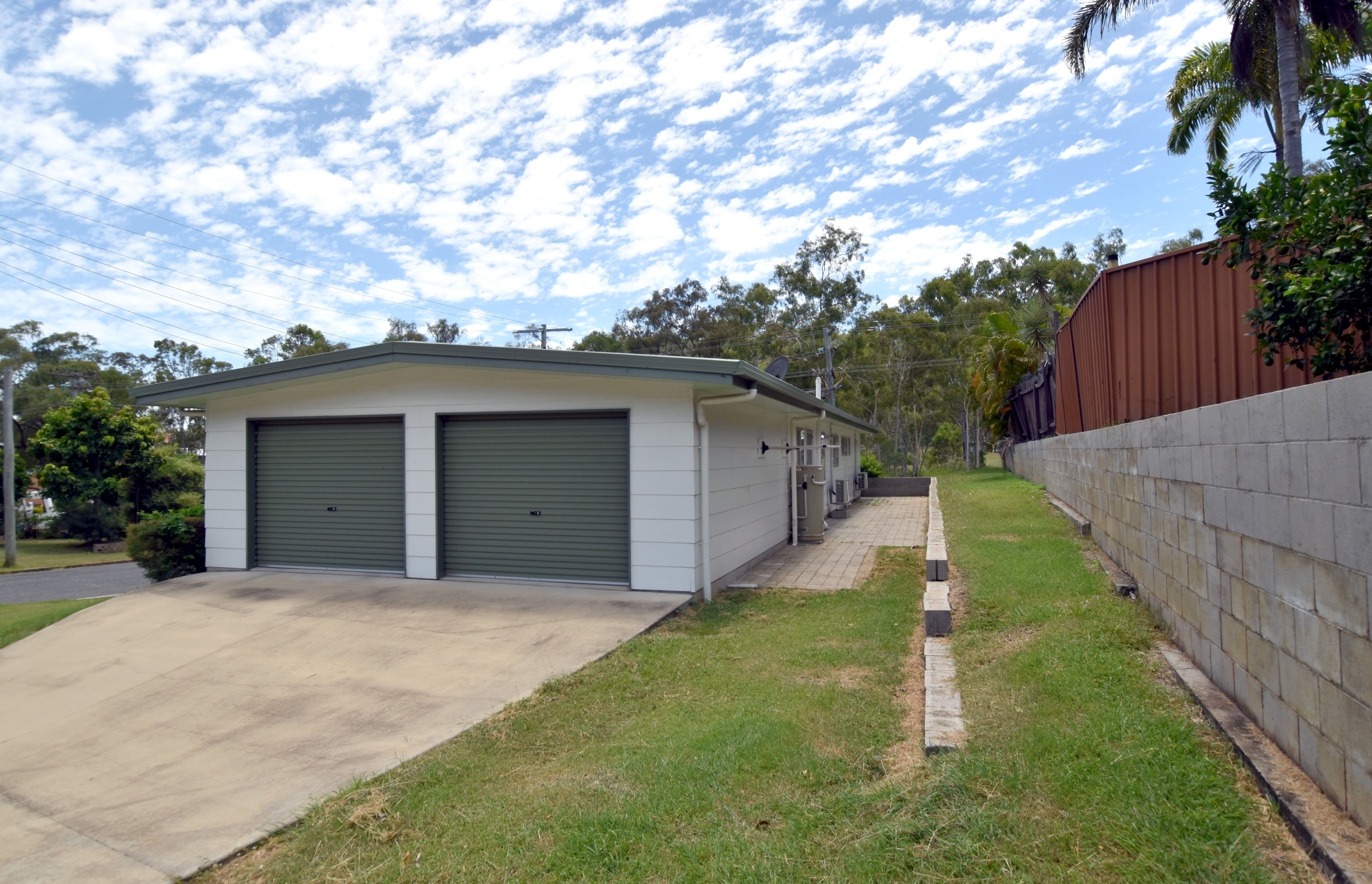 2 Sunnyridge Road, West Gladstone, QLD 4680