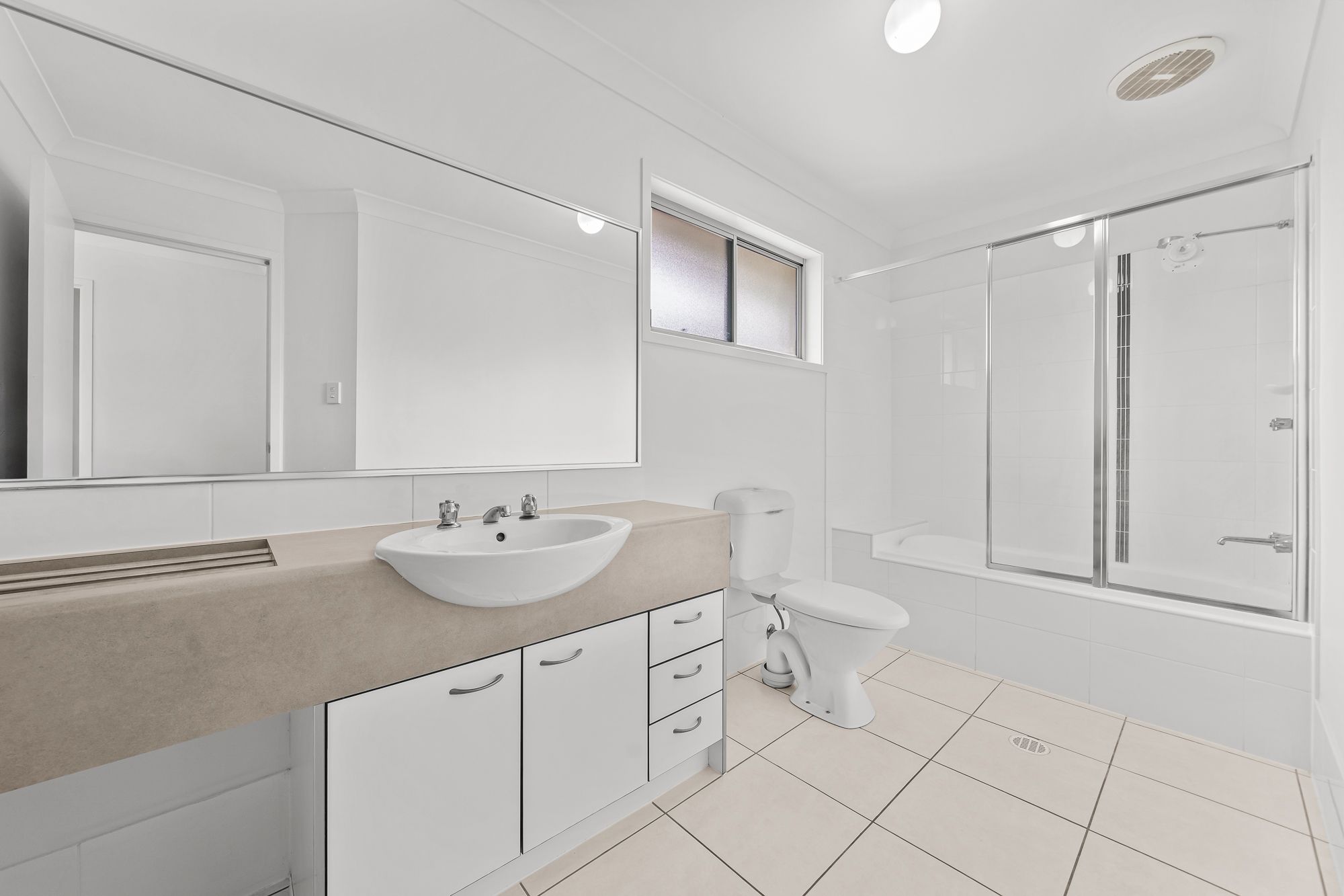 40/2311 Logan Road — photo 13 of 18