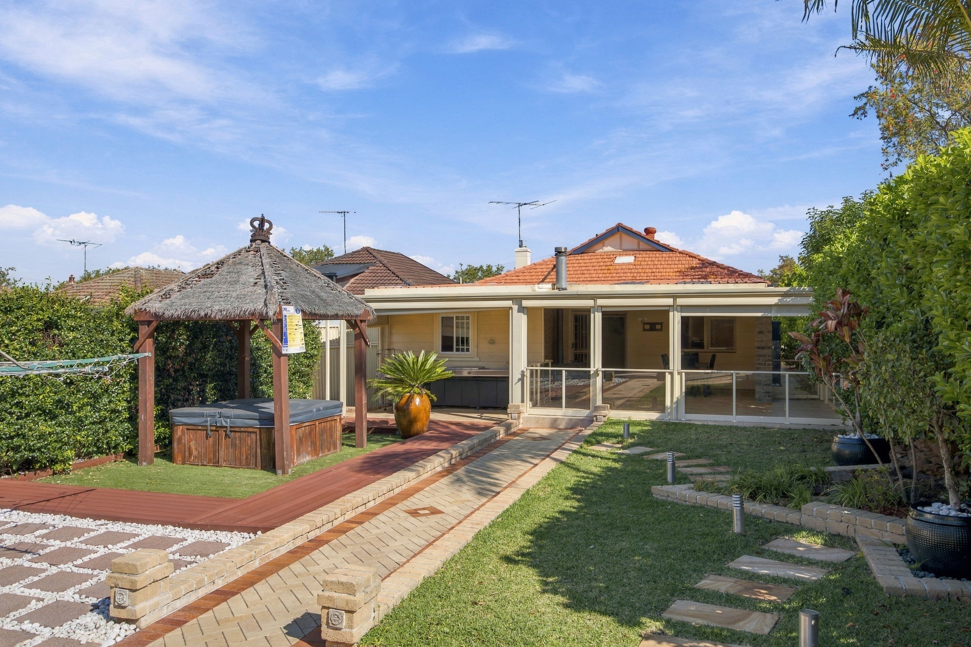 17 Mawson Street — photo 10 of 23