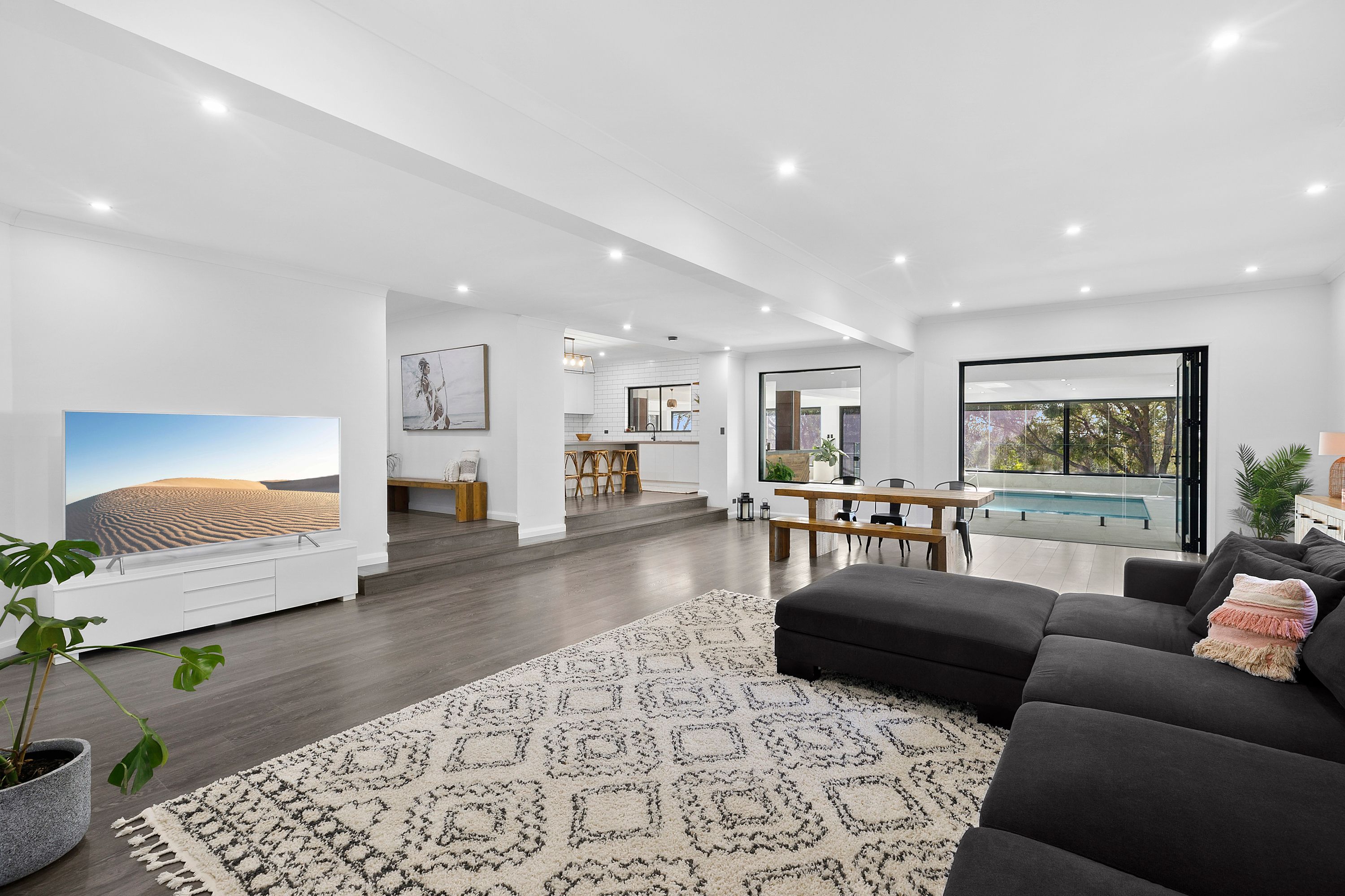 7 Kentia Place — photo 3 of 24