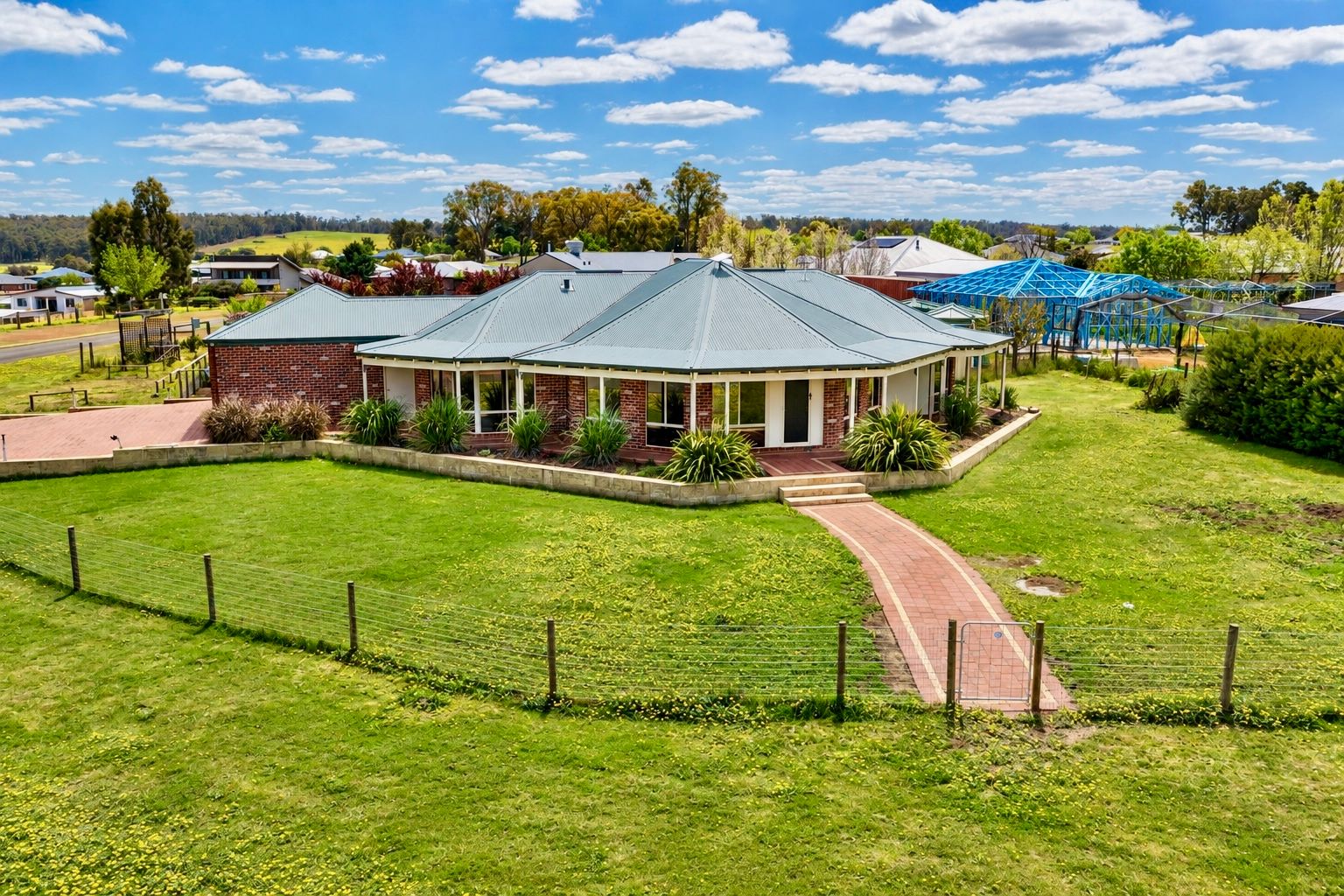 22 Manor Ridge — photo from Ray White Stocker Preston | Bridgetown