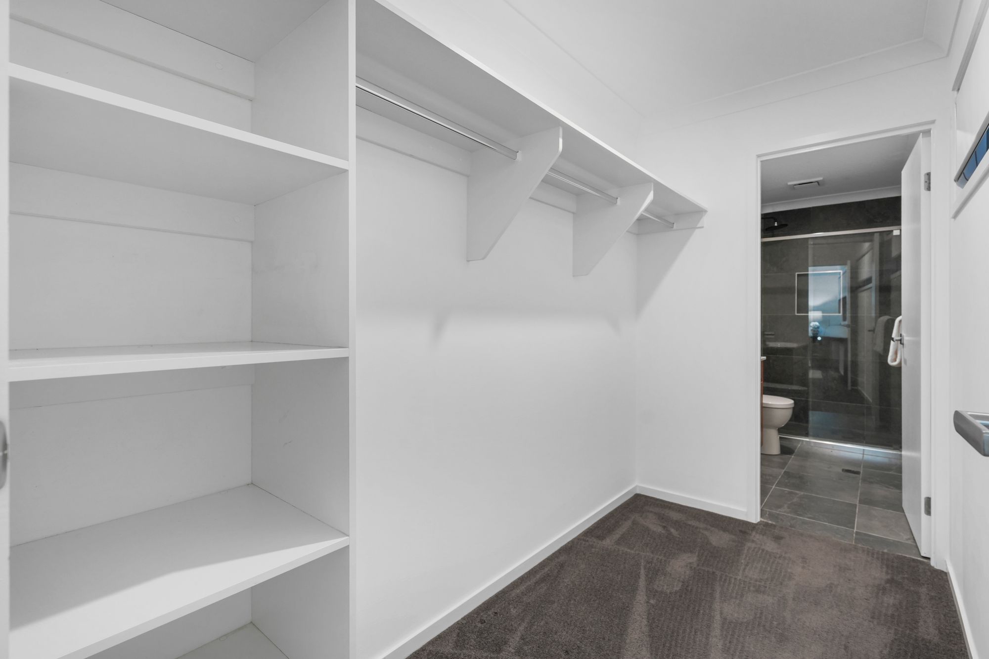 43 Frangipani Street — photo 11 of 20
