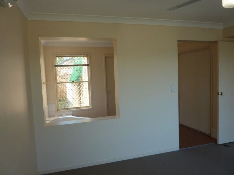 31 Springsure Street — photo 6 of 7
