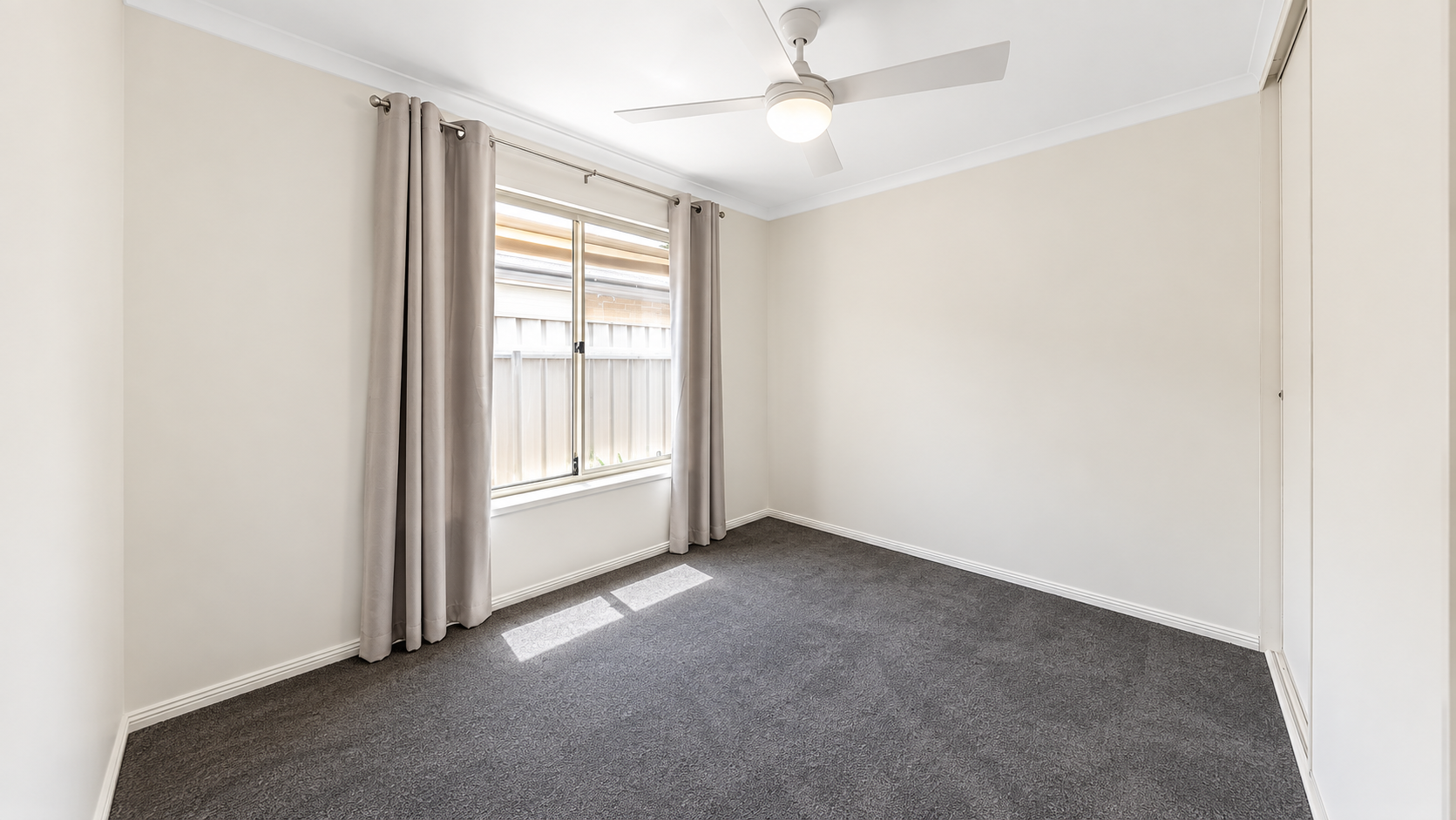 24 Quantock Crescent — photo 8 of 9