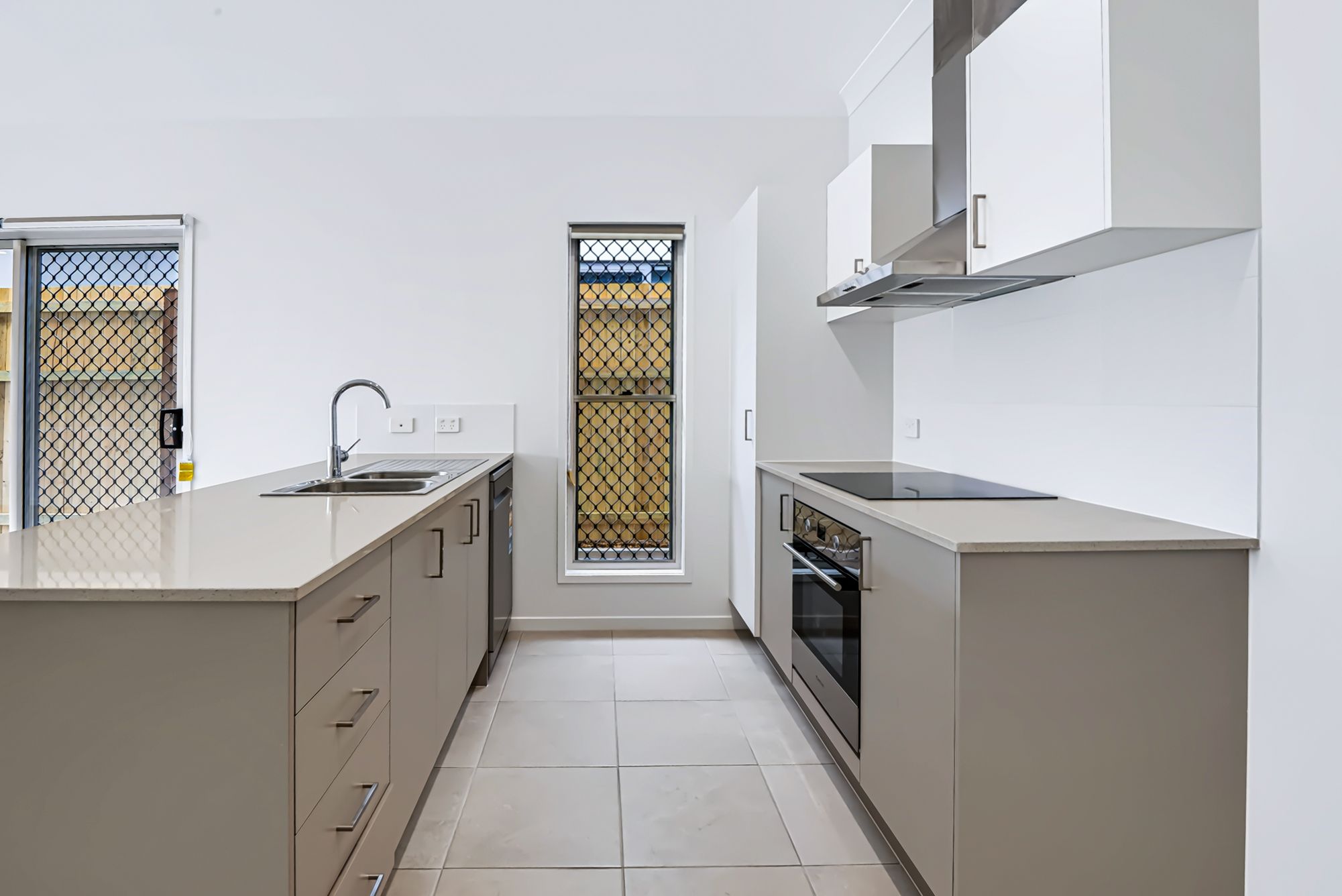 1/43a Alderwood Street — photo 3 of 12