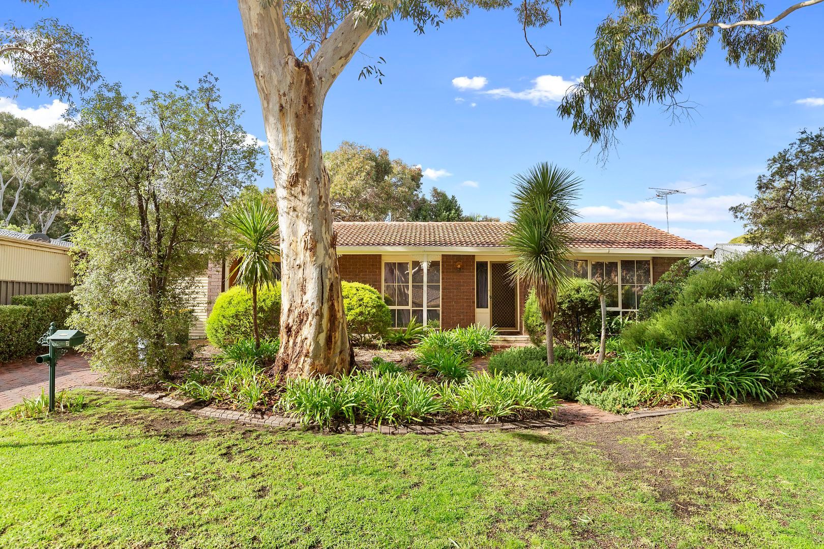 2 Woodham Court, Aberfoyle Park, SA 5159