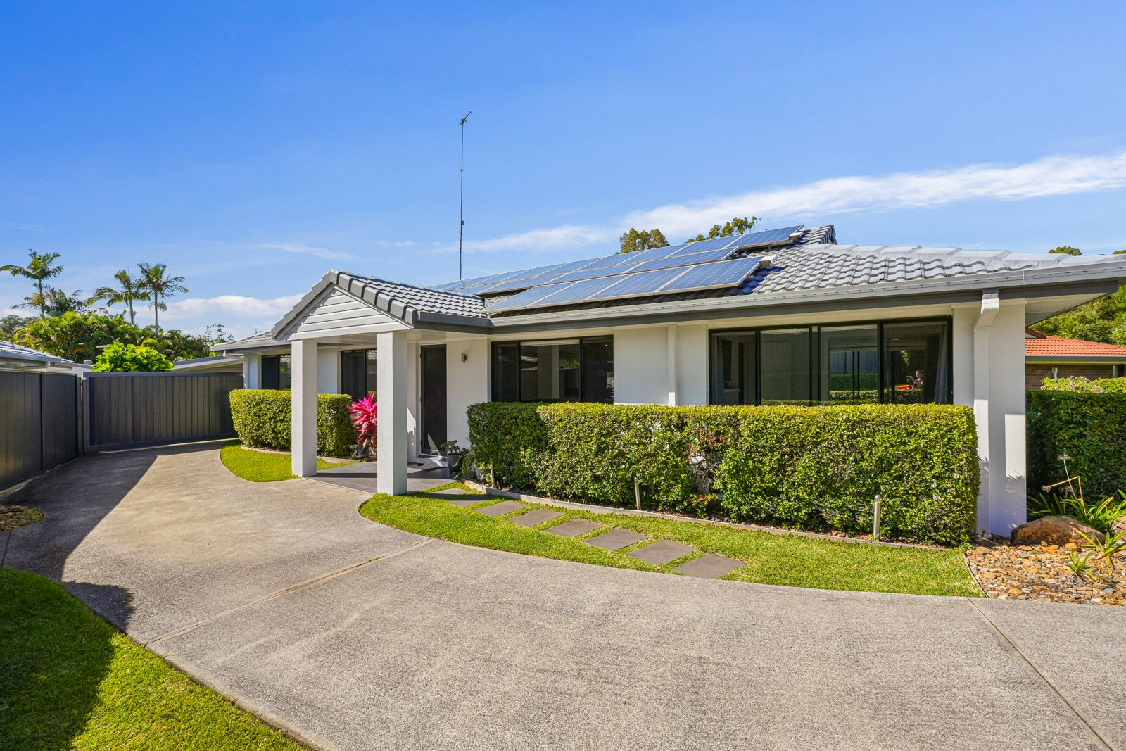 23 Guthrie Parade, Carrara, QLD 4211