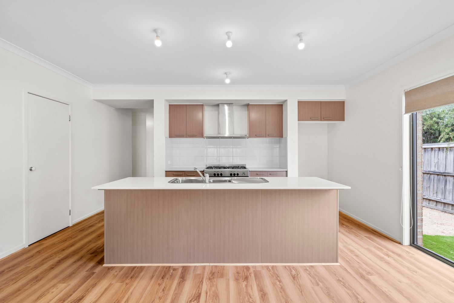 16 Nighthawk Boulevard, South Morang, VIC 3752