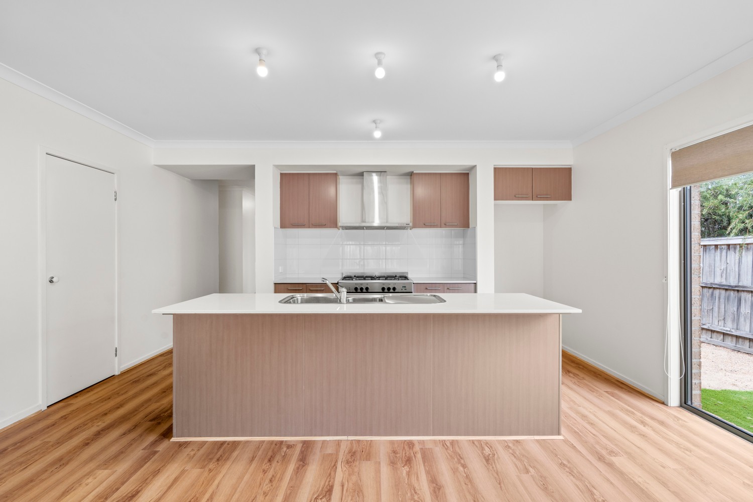 16 Nighthawk Boulevard, South Morang, VIC 3752