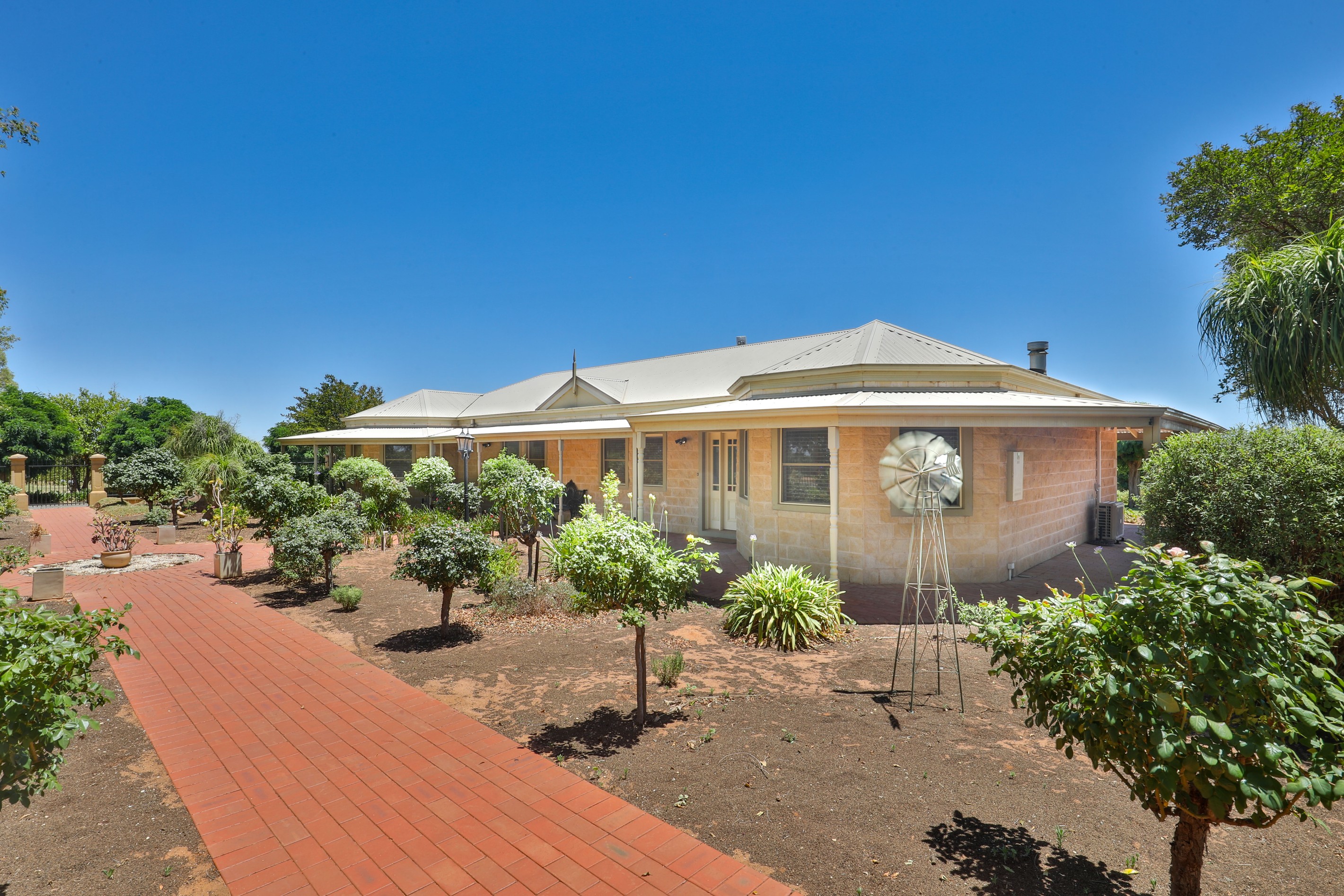 45 Leachs Road, Red Cliffs, VIC 3496