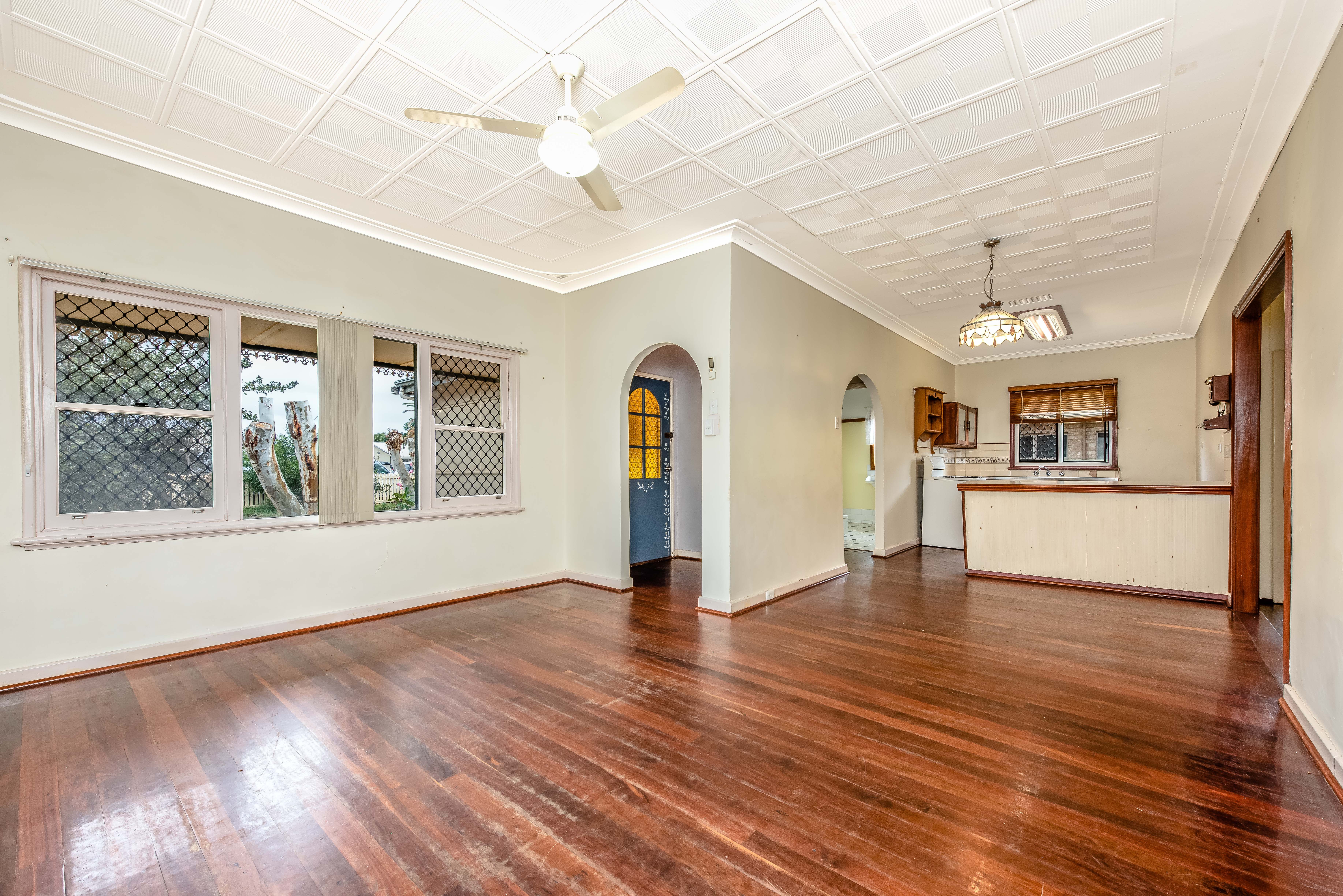 237 Fourth Street , Wonthella WA 6530