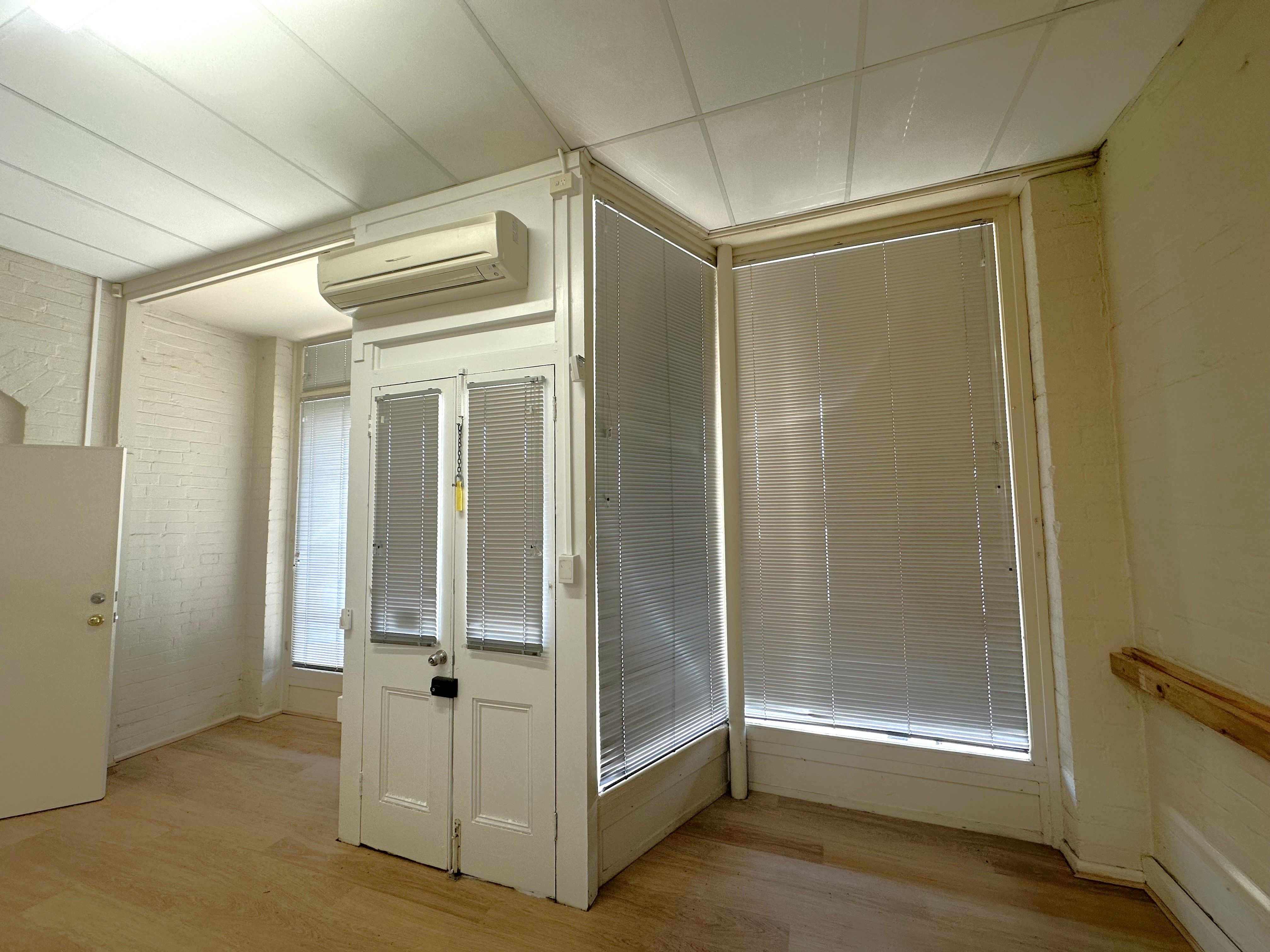 86 Main Street, Young, NSW 2594