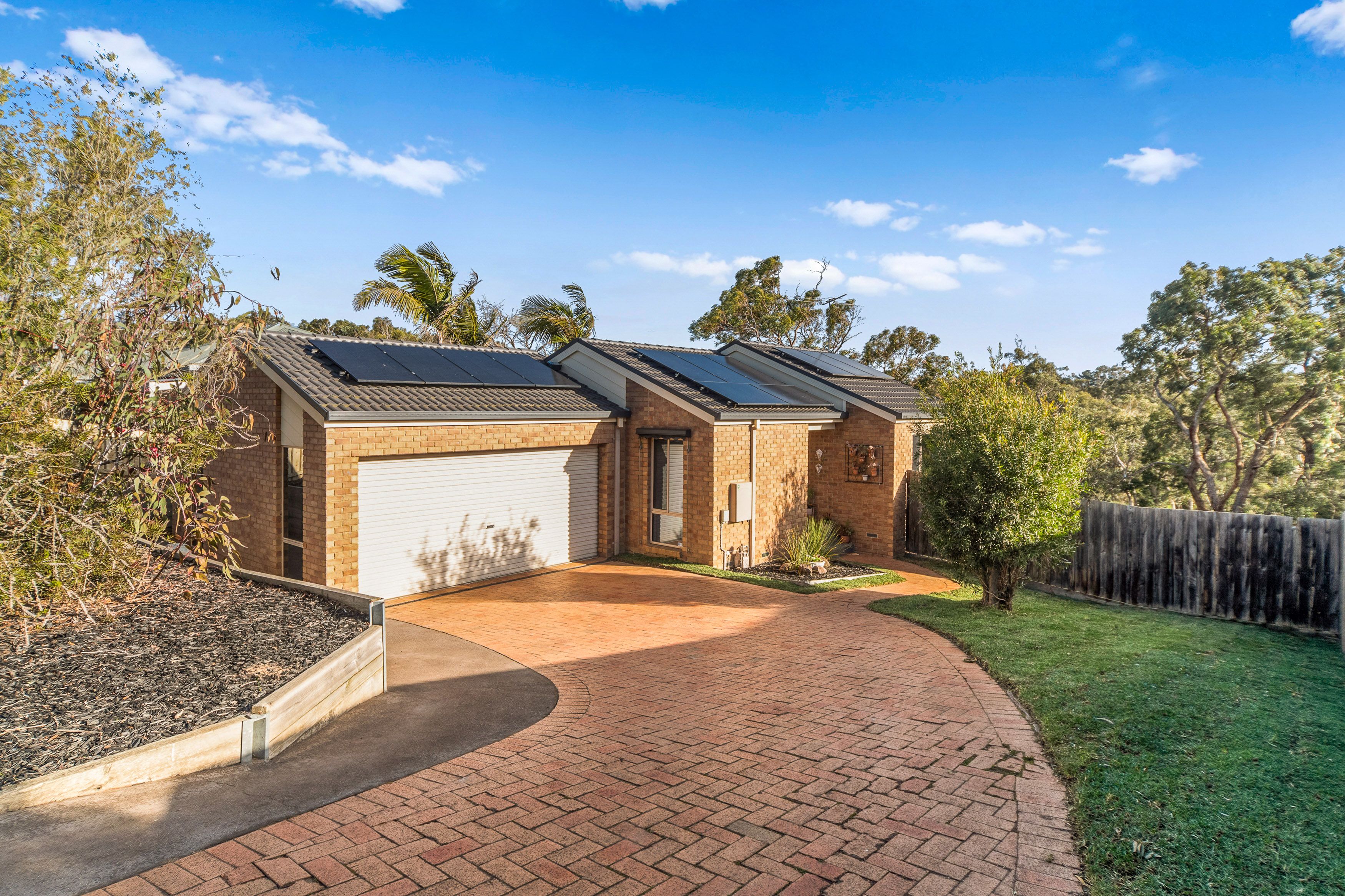 33 Lexton Drive, Langwarrin, VIC 3910