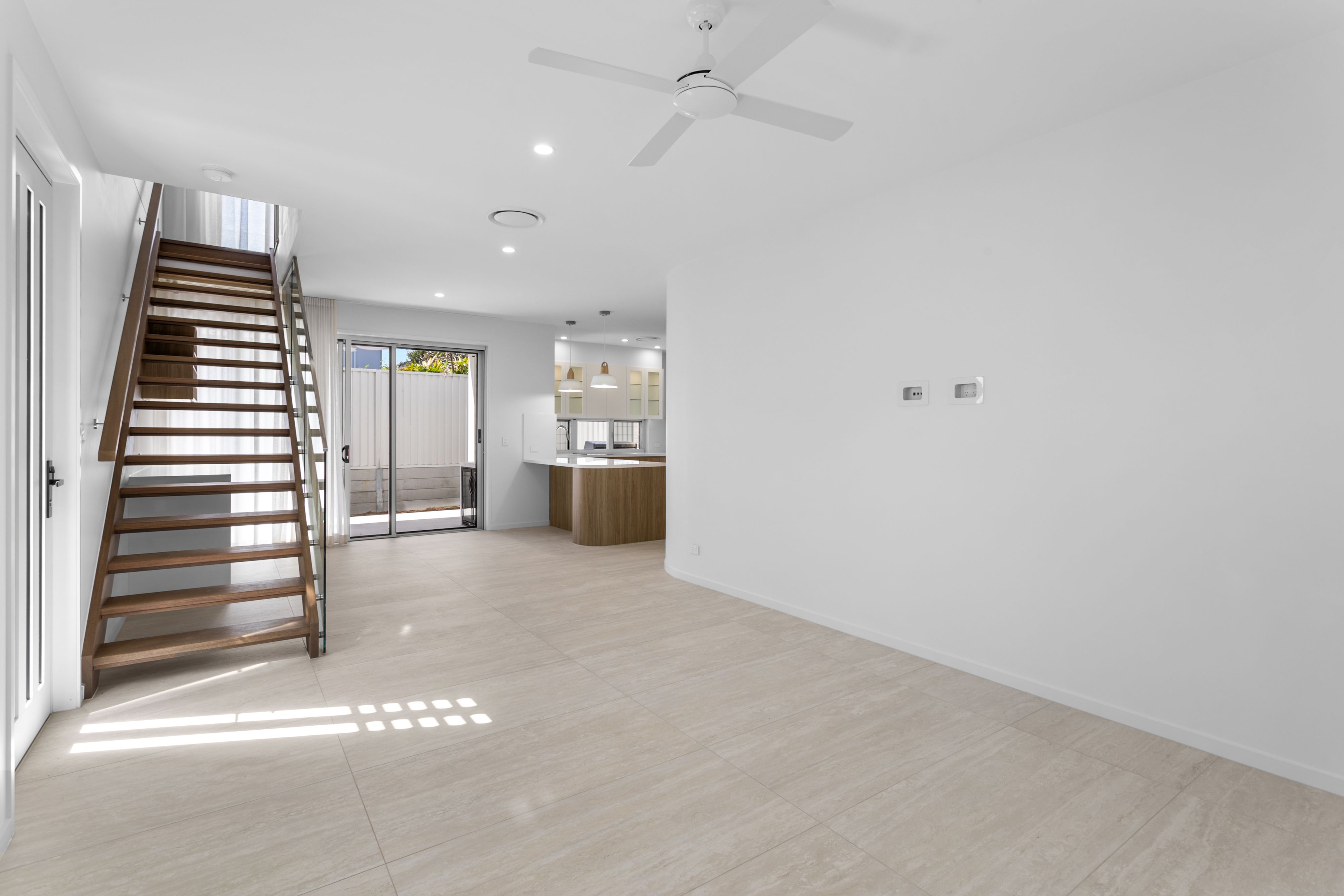 3/2-4 Collins Street — photo 3 of 17