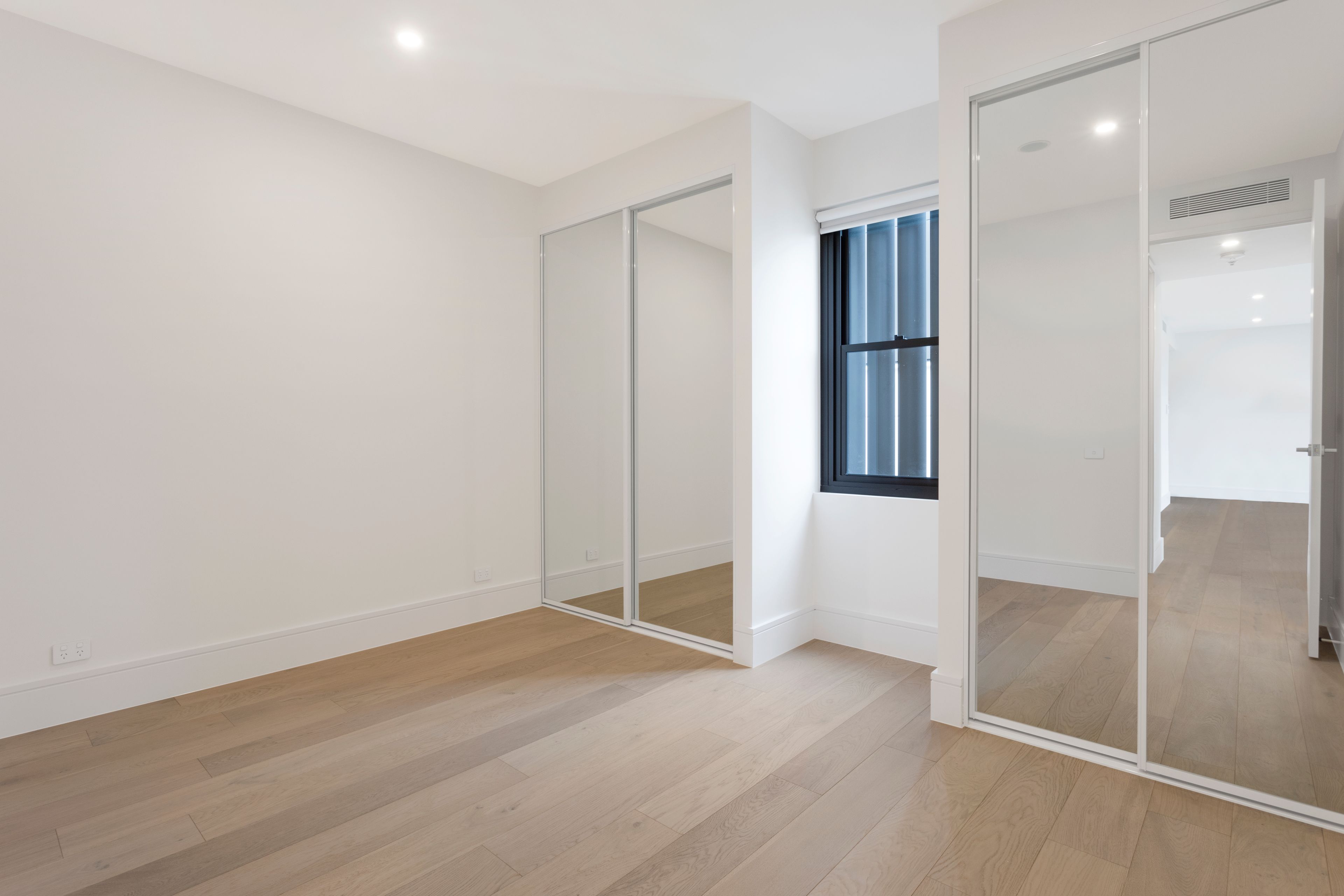 9/4 Lady Nelson Place — photo 10 of 17