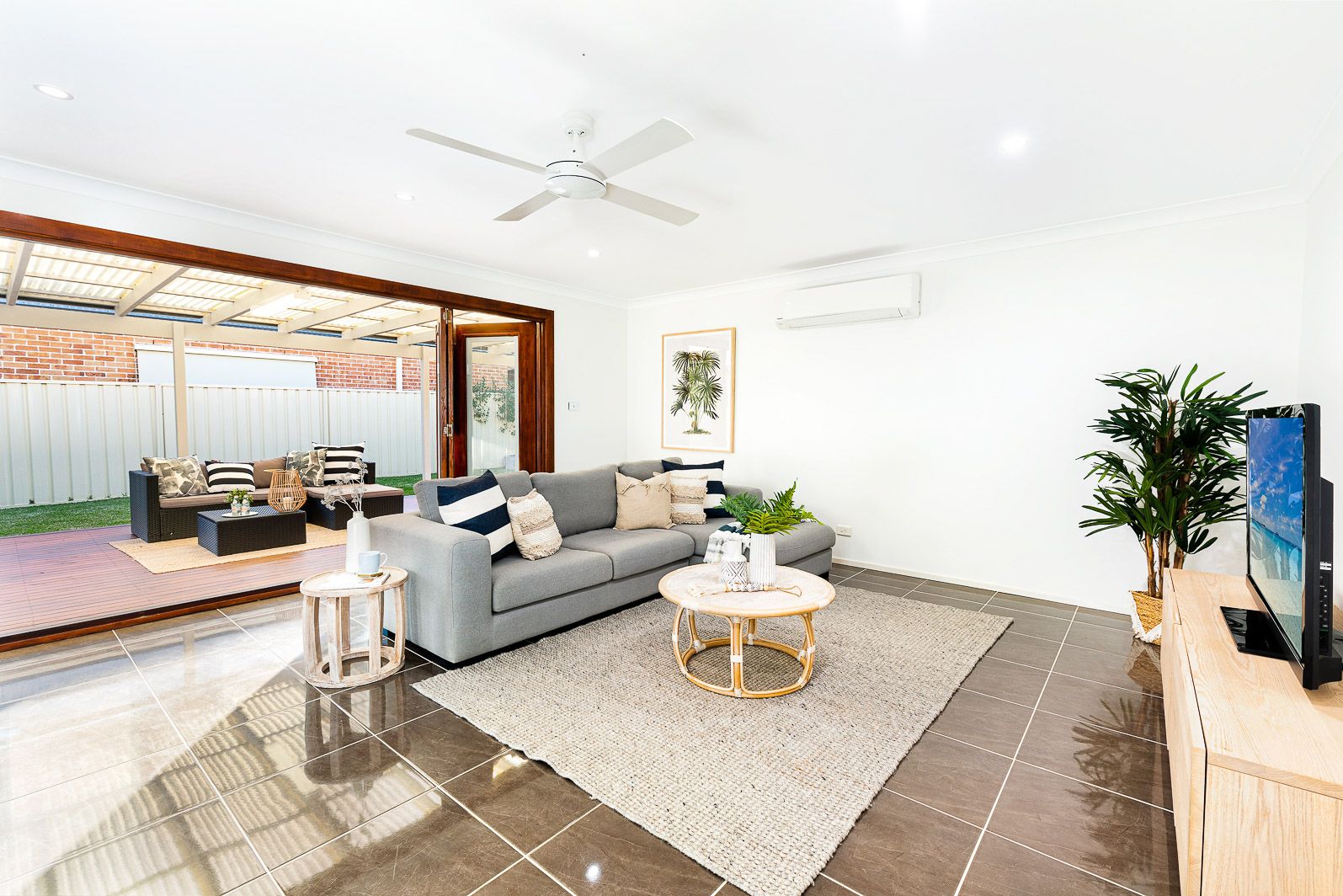 2 Crestview Avenue, Kellyville, NSW 2155