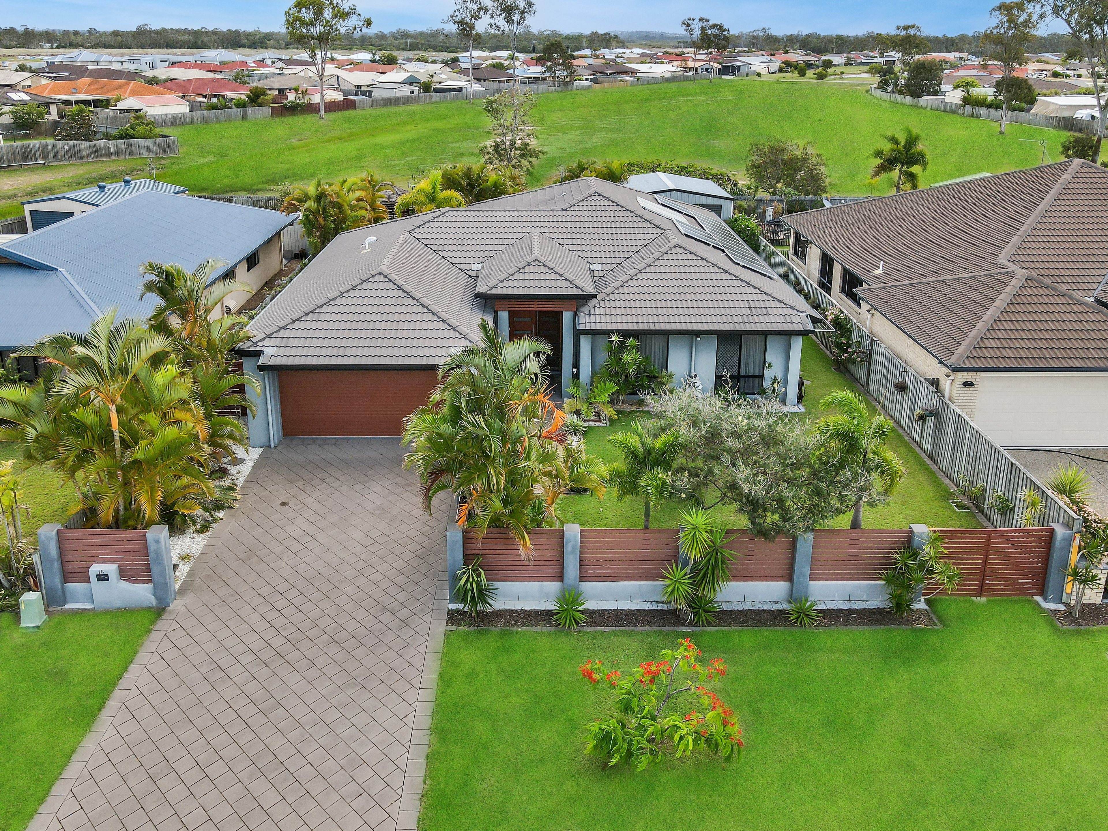 16 Murphy Street, Point Vernon, QLD 4655