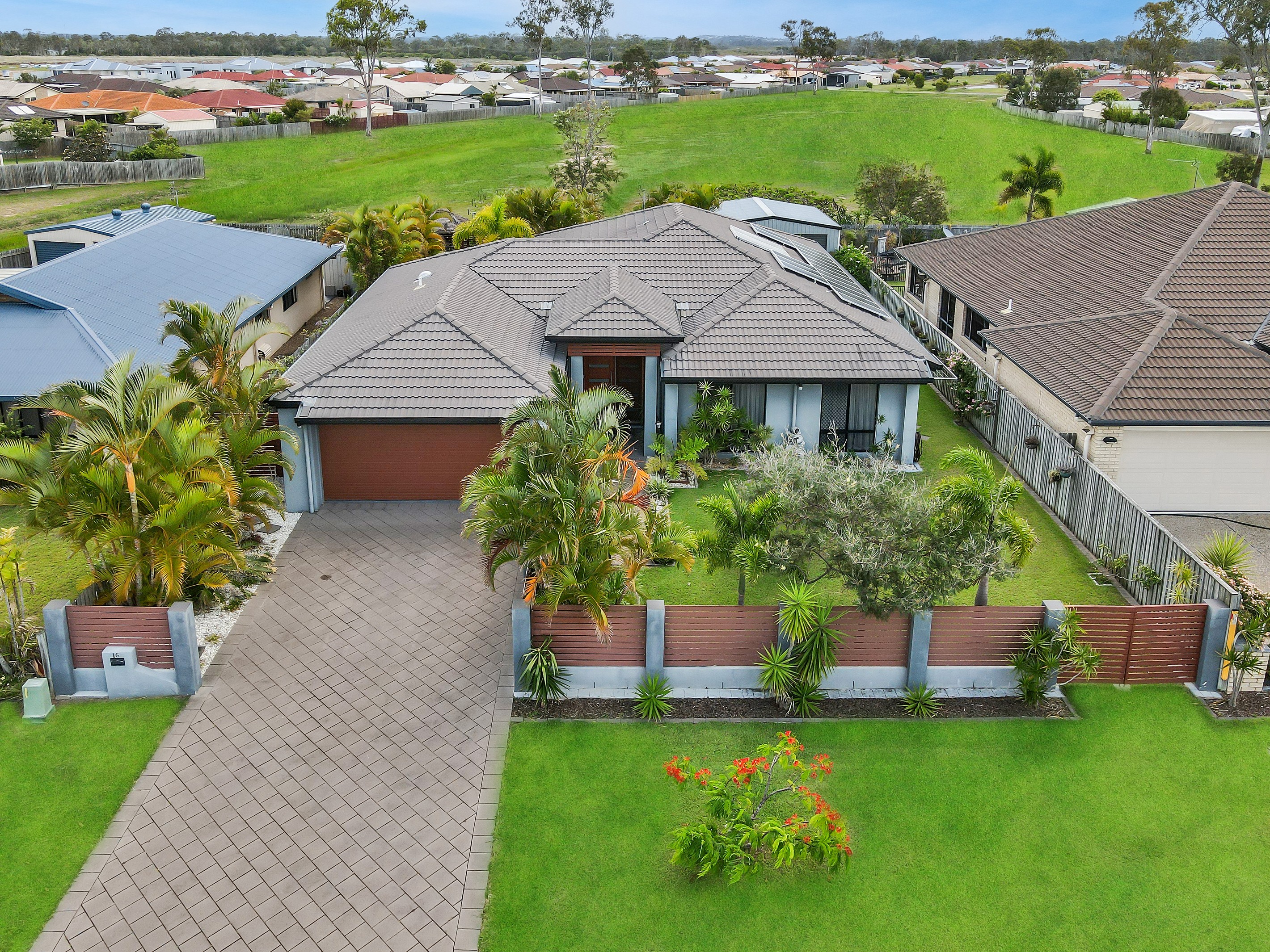 16 Murphy Street, Point Vernon, QLD 4655