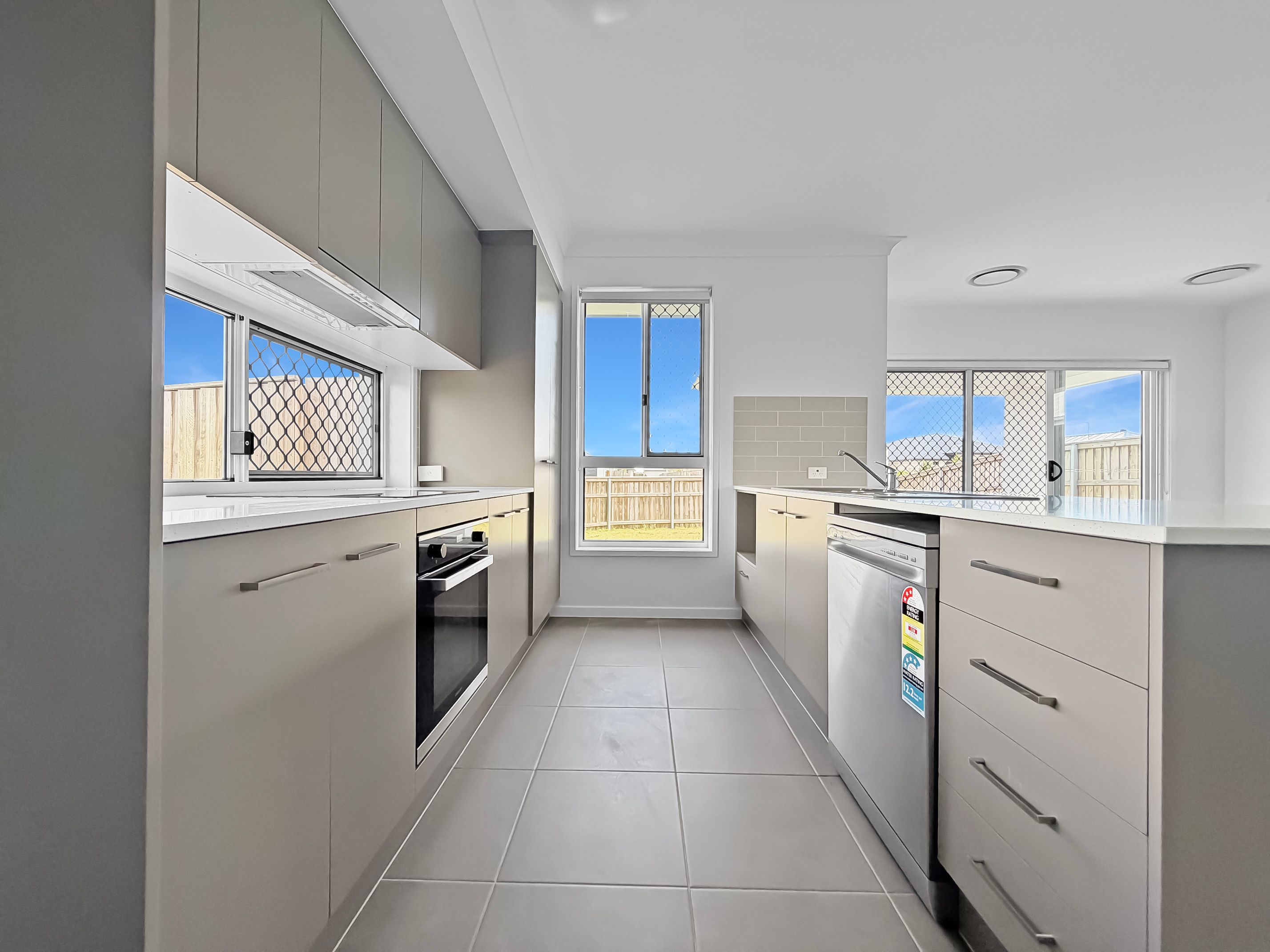 12 Pennant Drive, Point Vernon, QLD 4655
