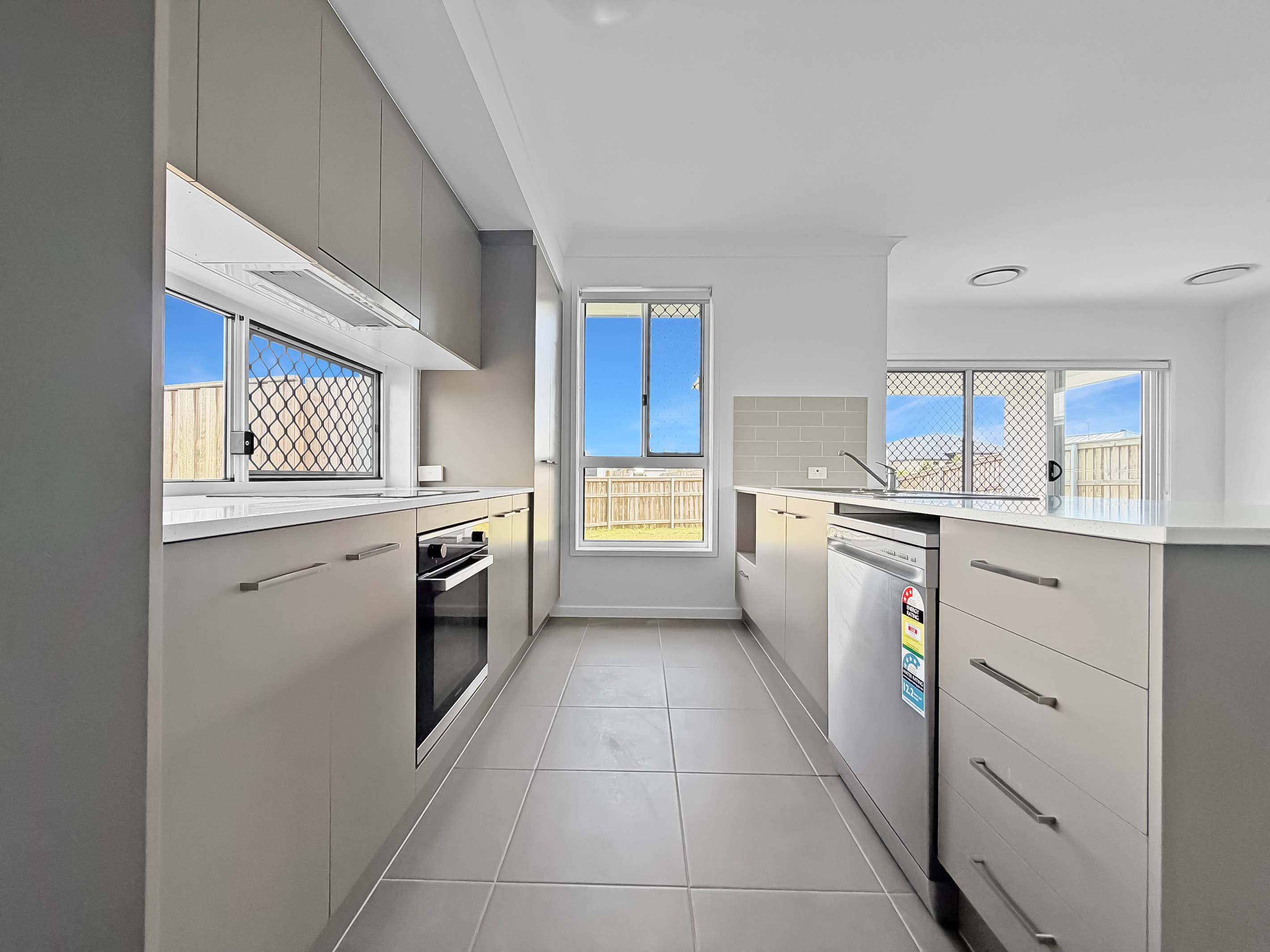 12 Pennant Drive, Point Vernon, QLD 4655