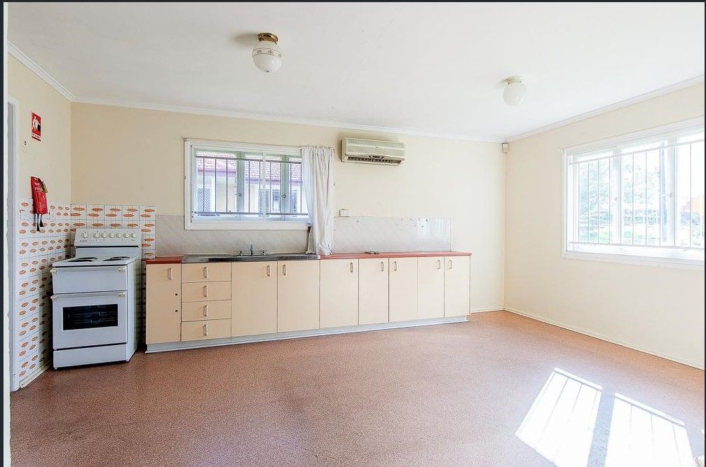10 Jacaranda Avenue, Logan Central, QLD 4114