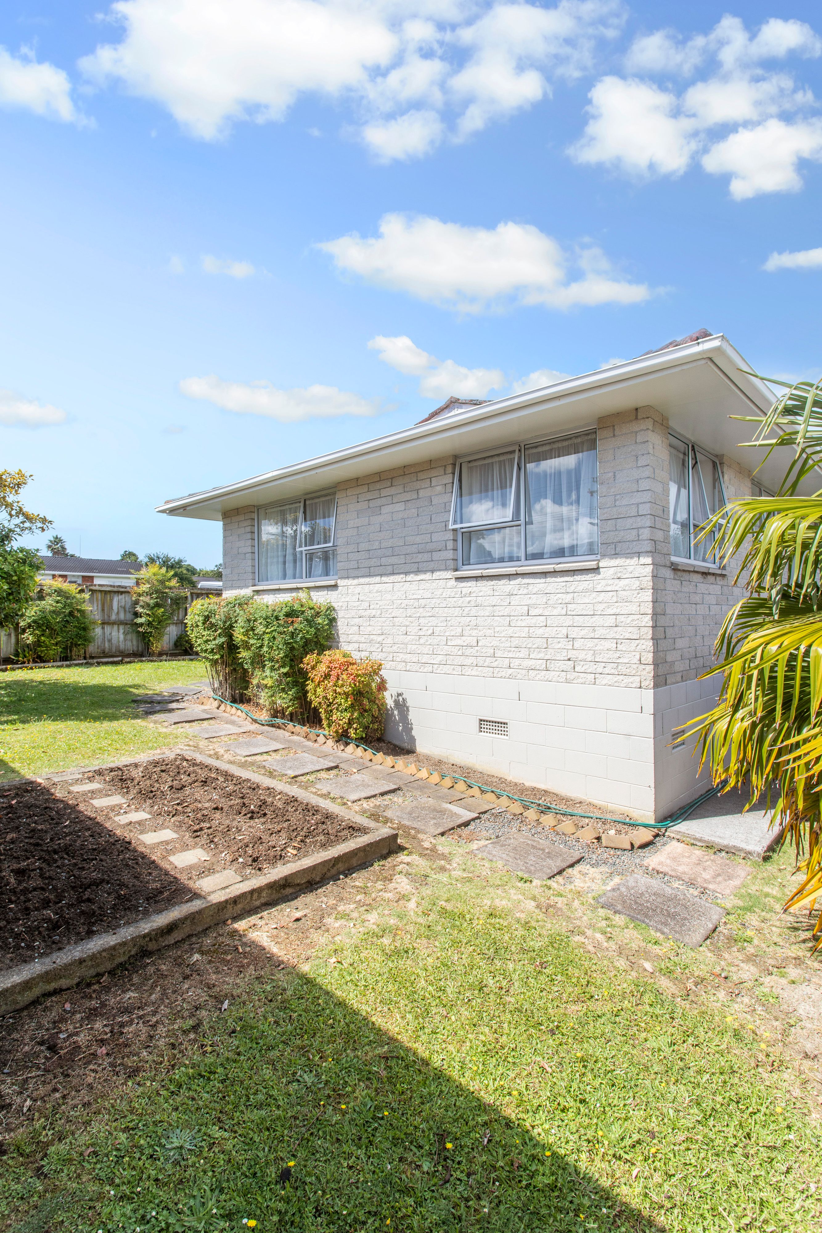 2/2 Westall Road, New Lynn, Waitakere City