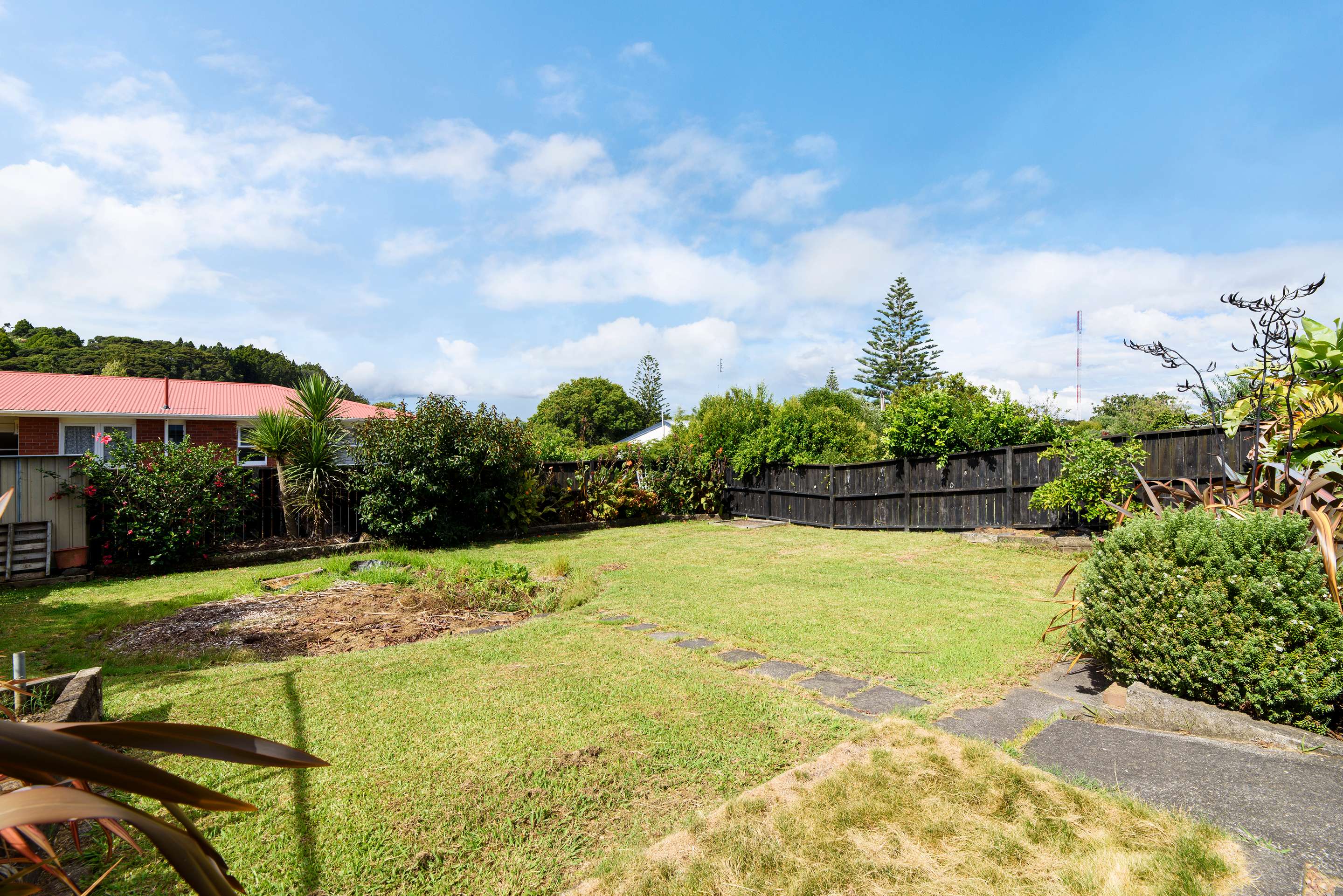 18 Huruhuru Road, Massey, Waitakere City | Real Estate | Ray White New ...