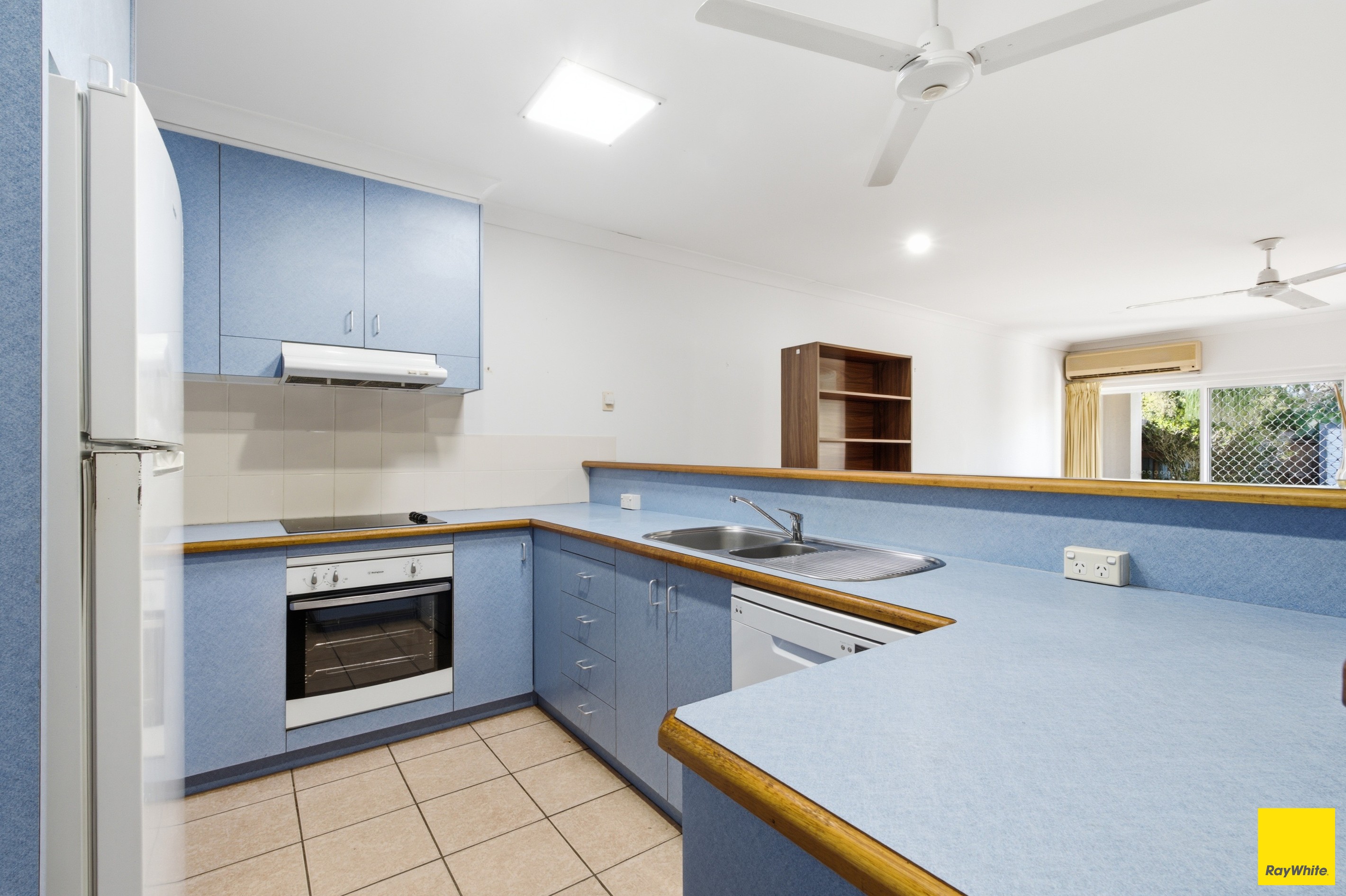 9/24 Warren Street, Palm Cove, QLD 4879