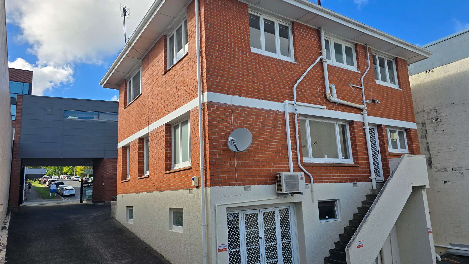 425a Dominion Road photo 2