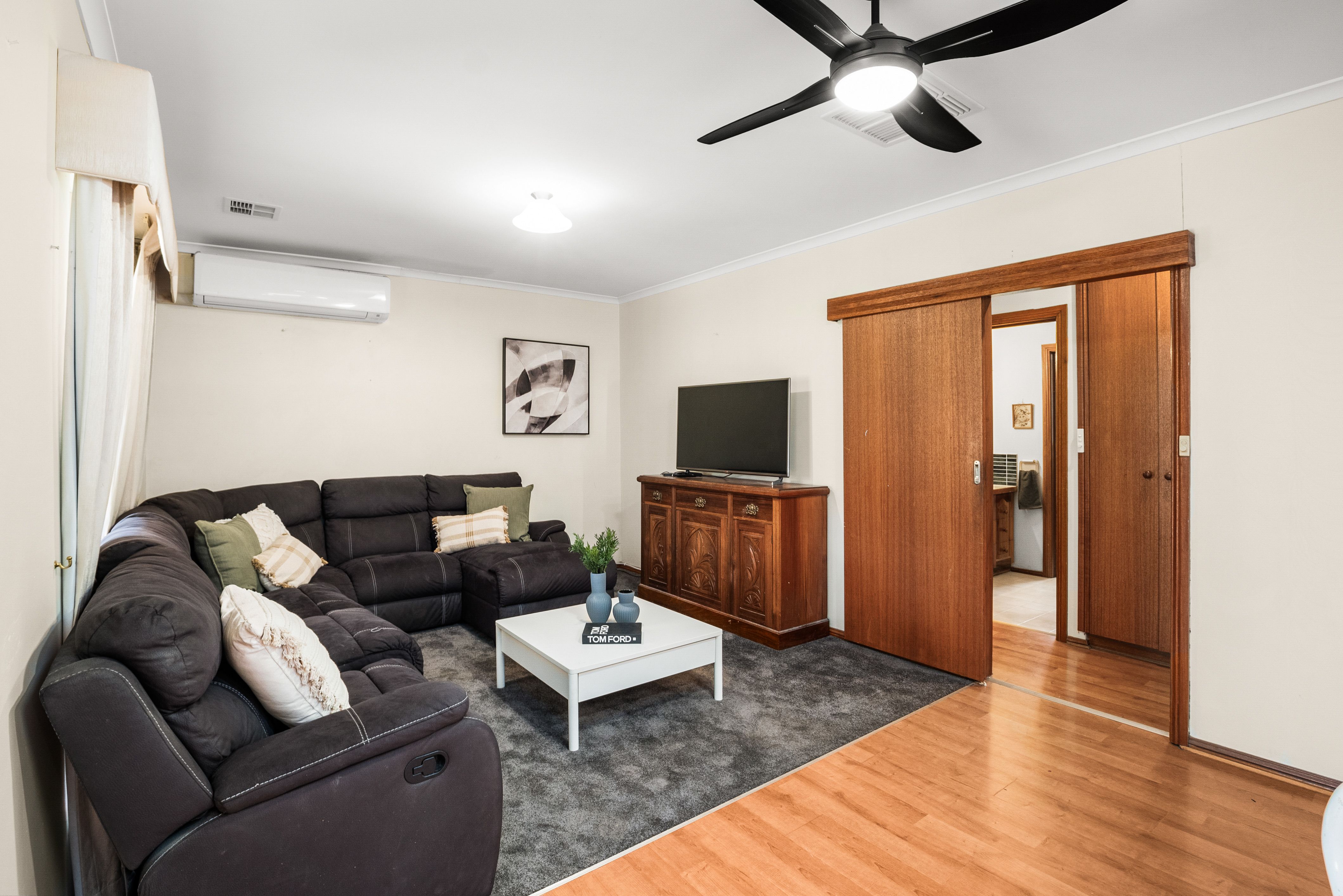 27 Torresan Crescent — photo 7 of 26