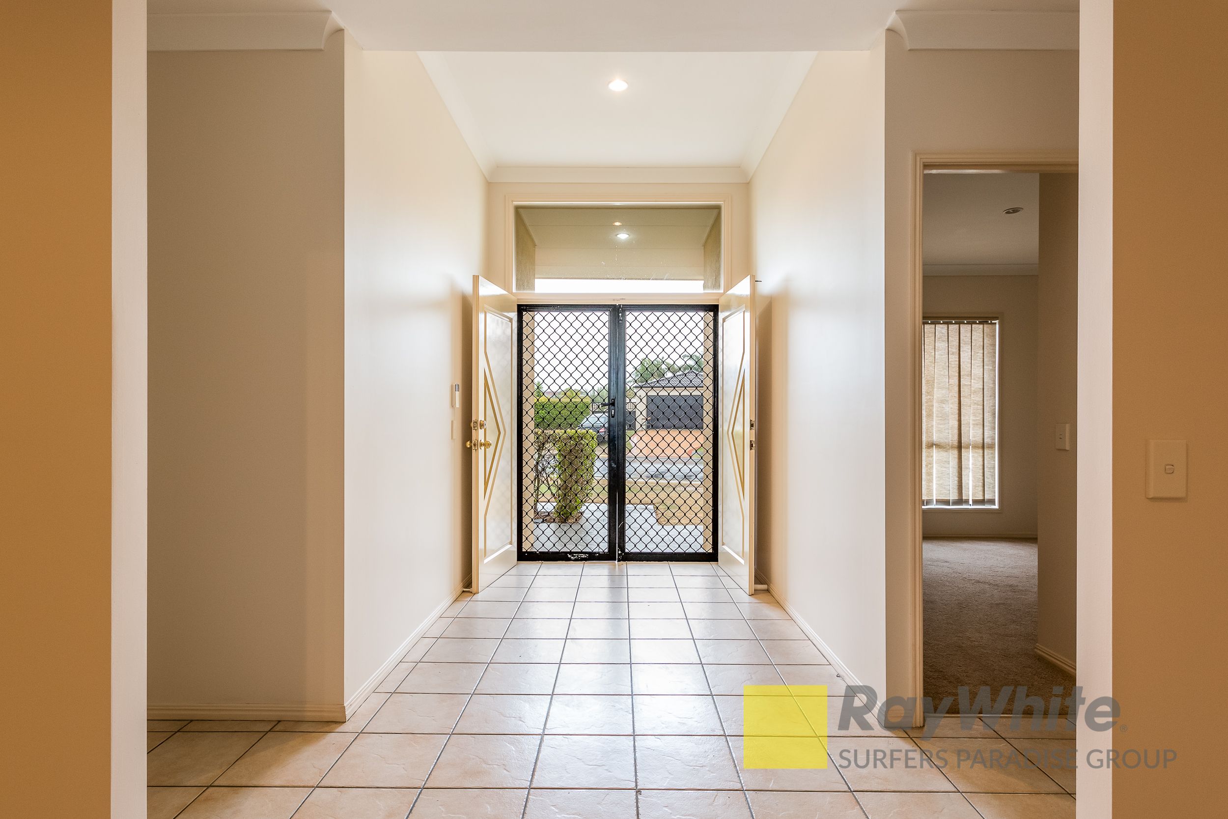 2 Nottinghill Gate Drive, Arundel, QLD 4214
