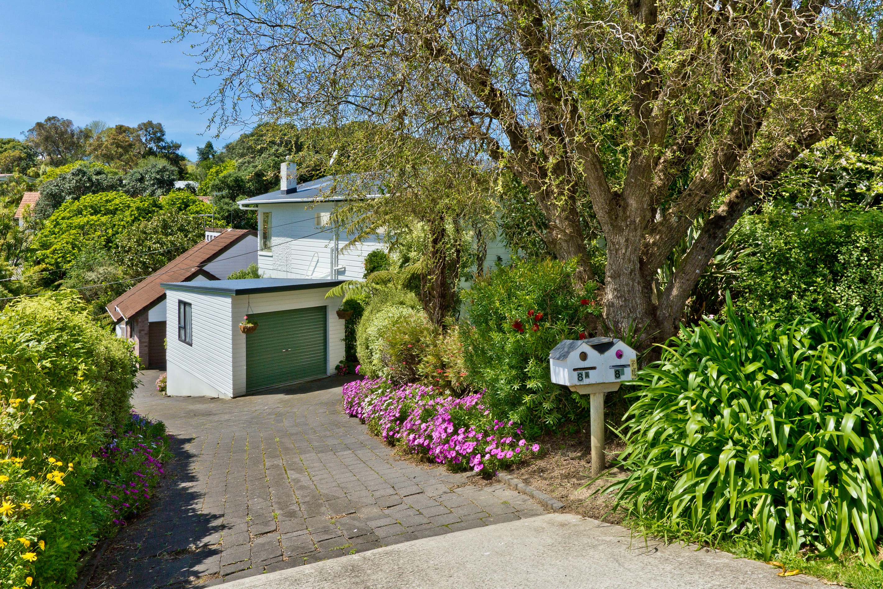 8A Gray Cresent, Torbay, North Shore City