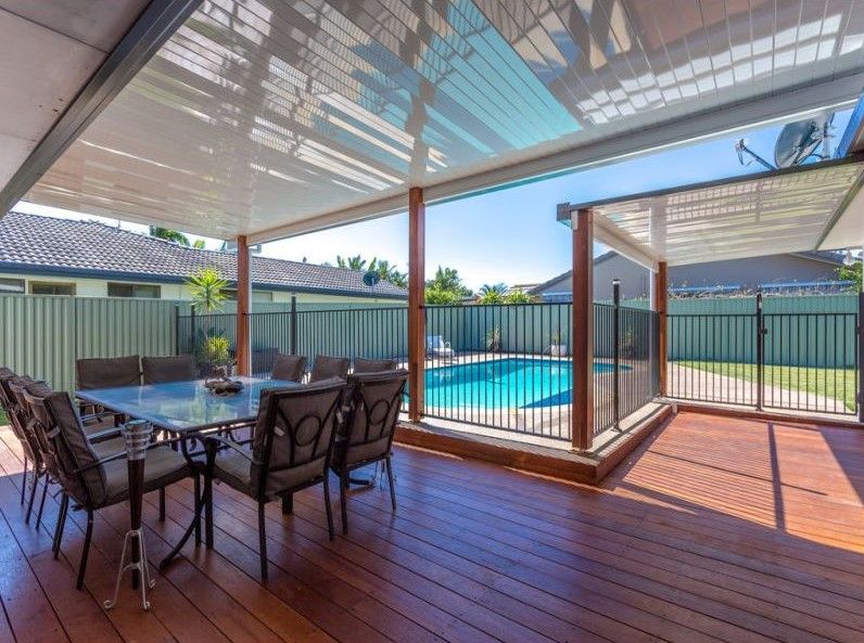 44 Edinburgh Road, Benowa Waters, QLD 4217