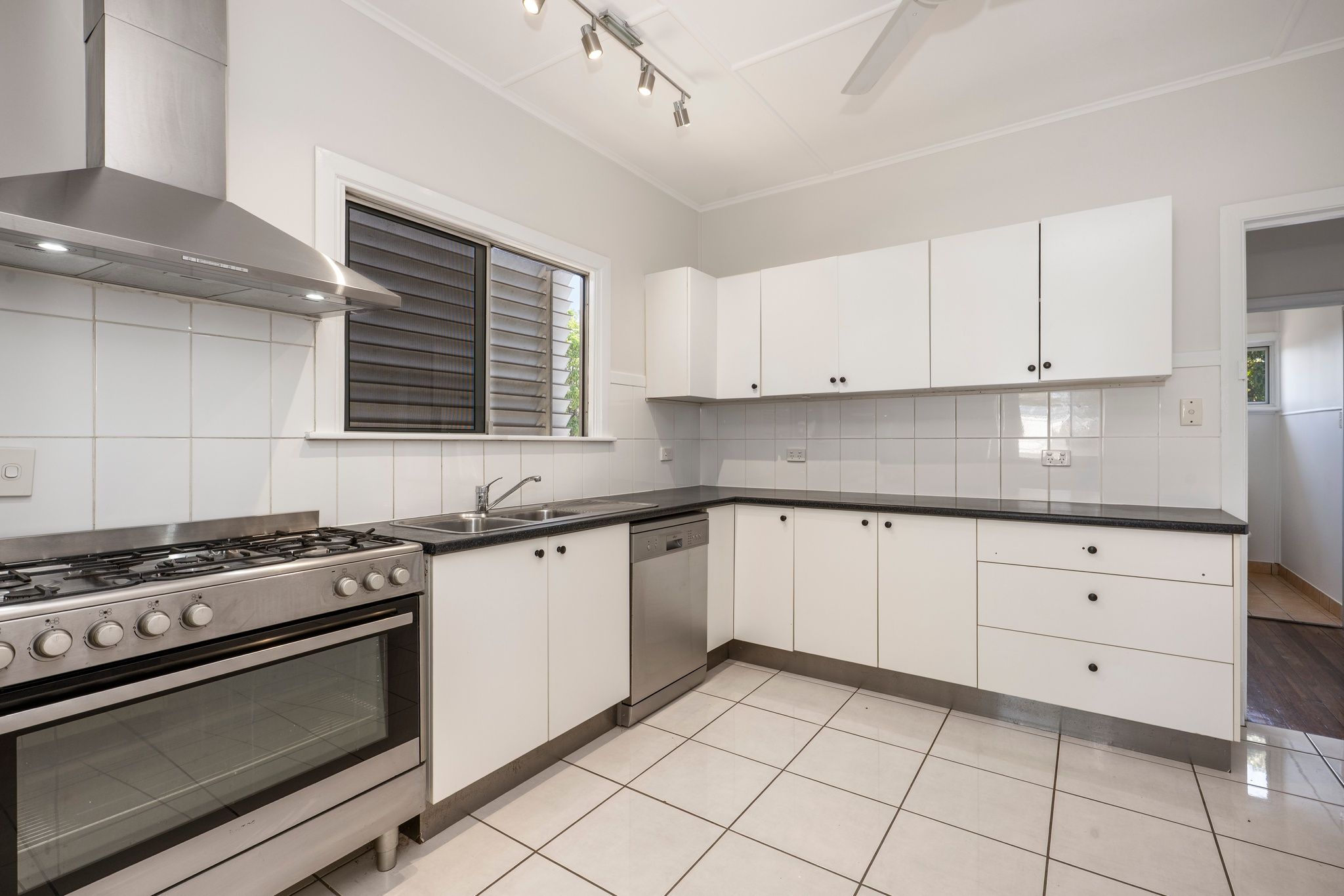 25 Charles Street — photo 3 of 17