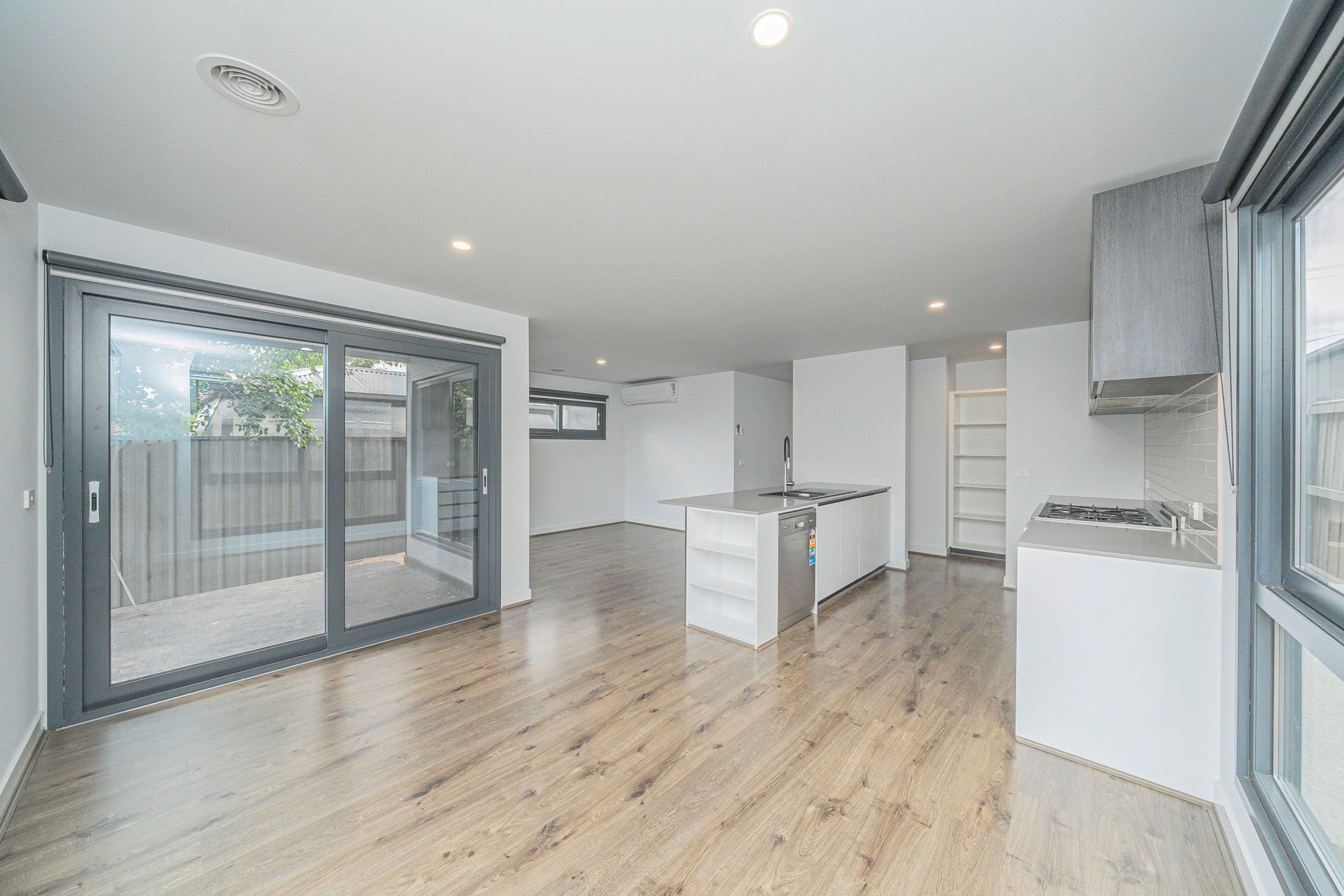 14 Rooney Road, Clyde North, VIC 3978