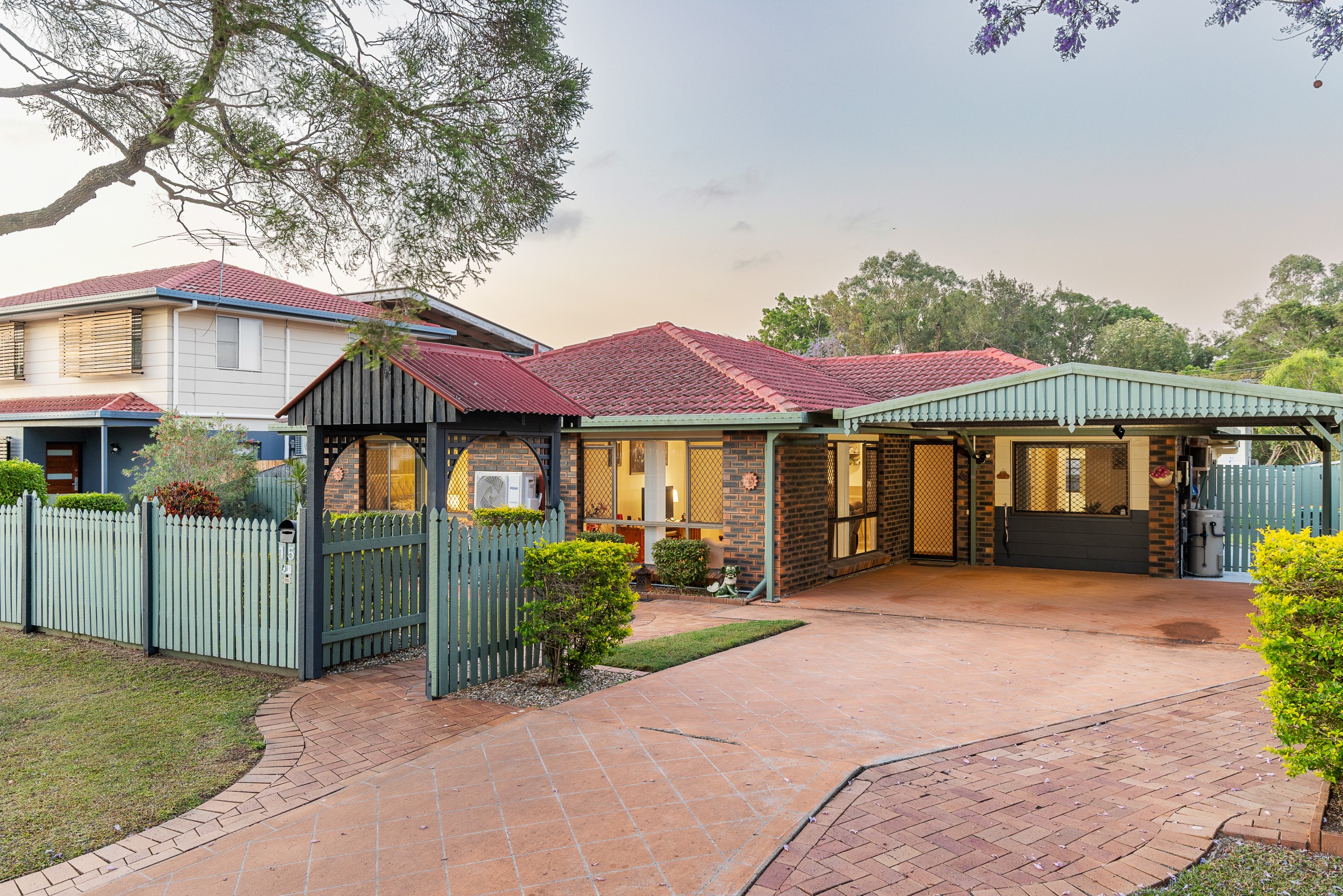 15 Thornburgh Street, Oxley, QLD 4075