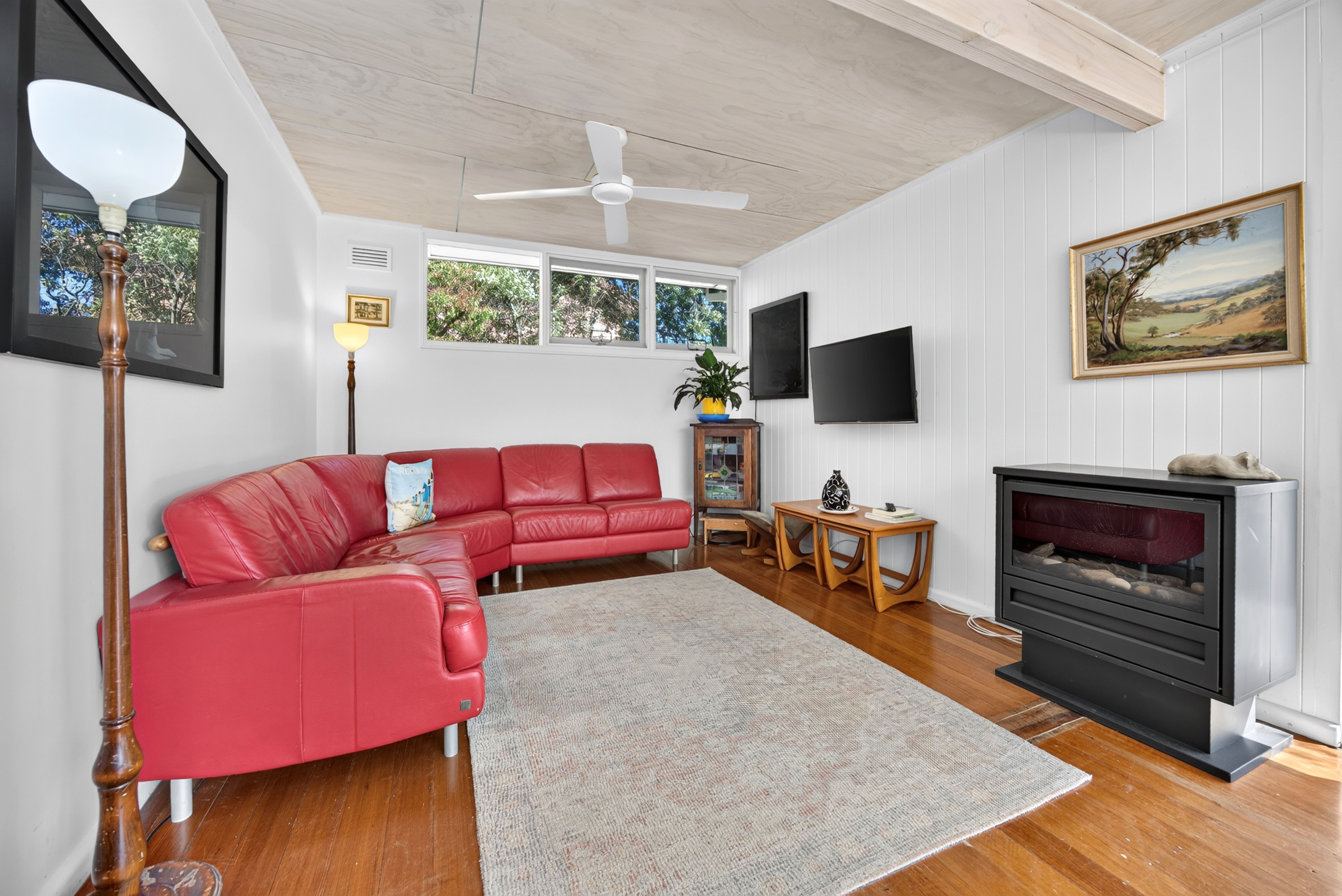 1/3 Lawson Crescent — photo 10 of 22