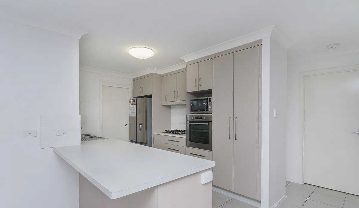 33 Burke And Wills Drive, Gracemere, QLD 4702