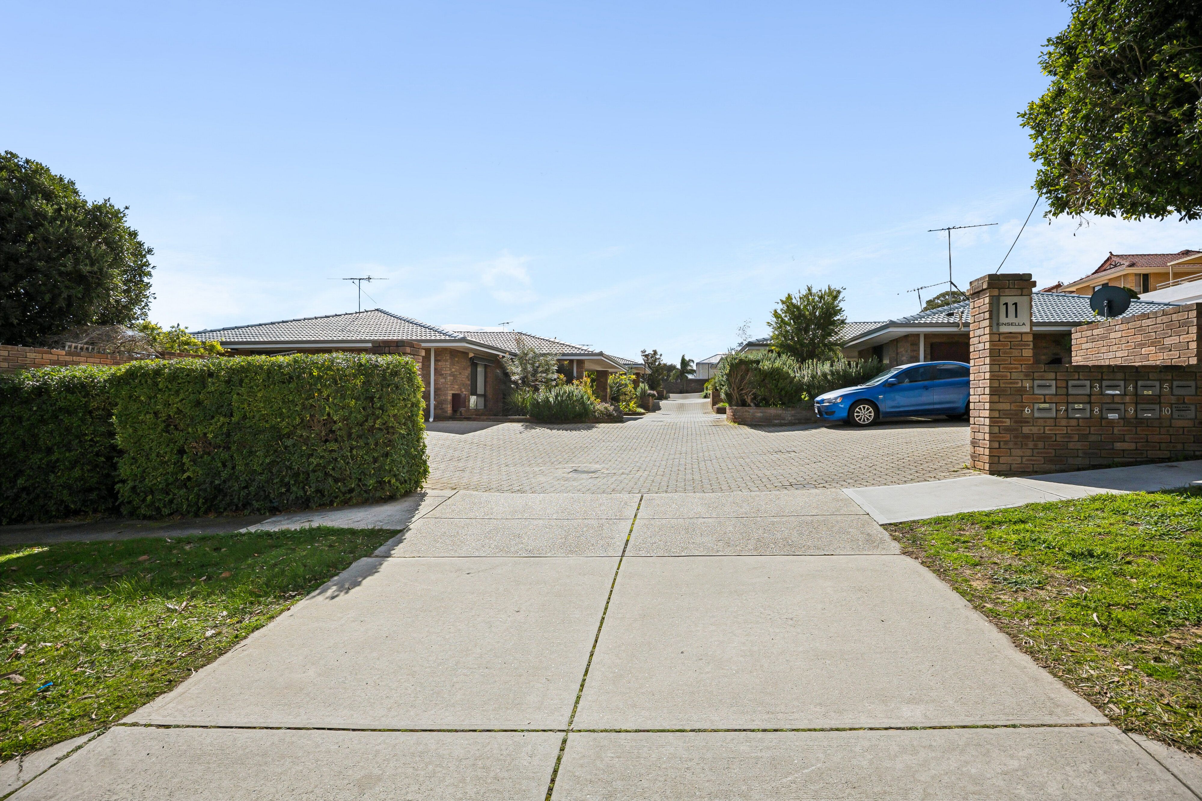 8/11 Kinsella Street — photo 17 of 17