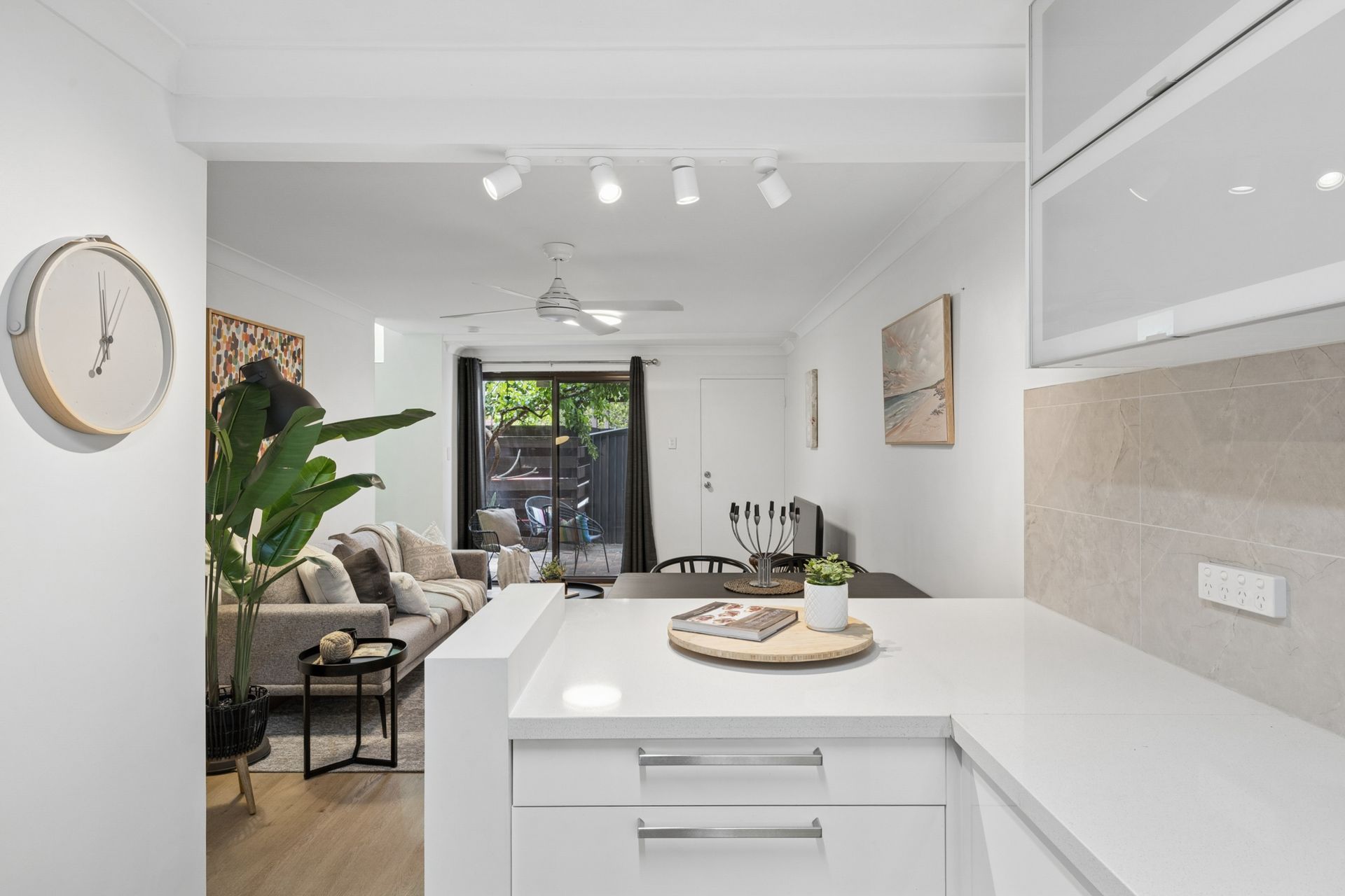 3/170 Carr Place — photo 11 of 21
