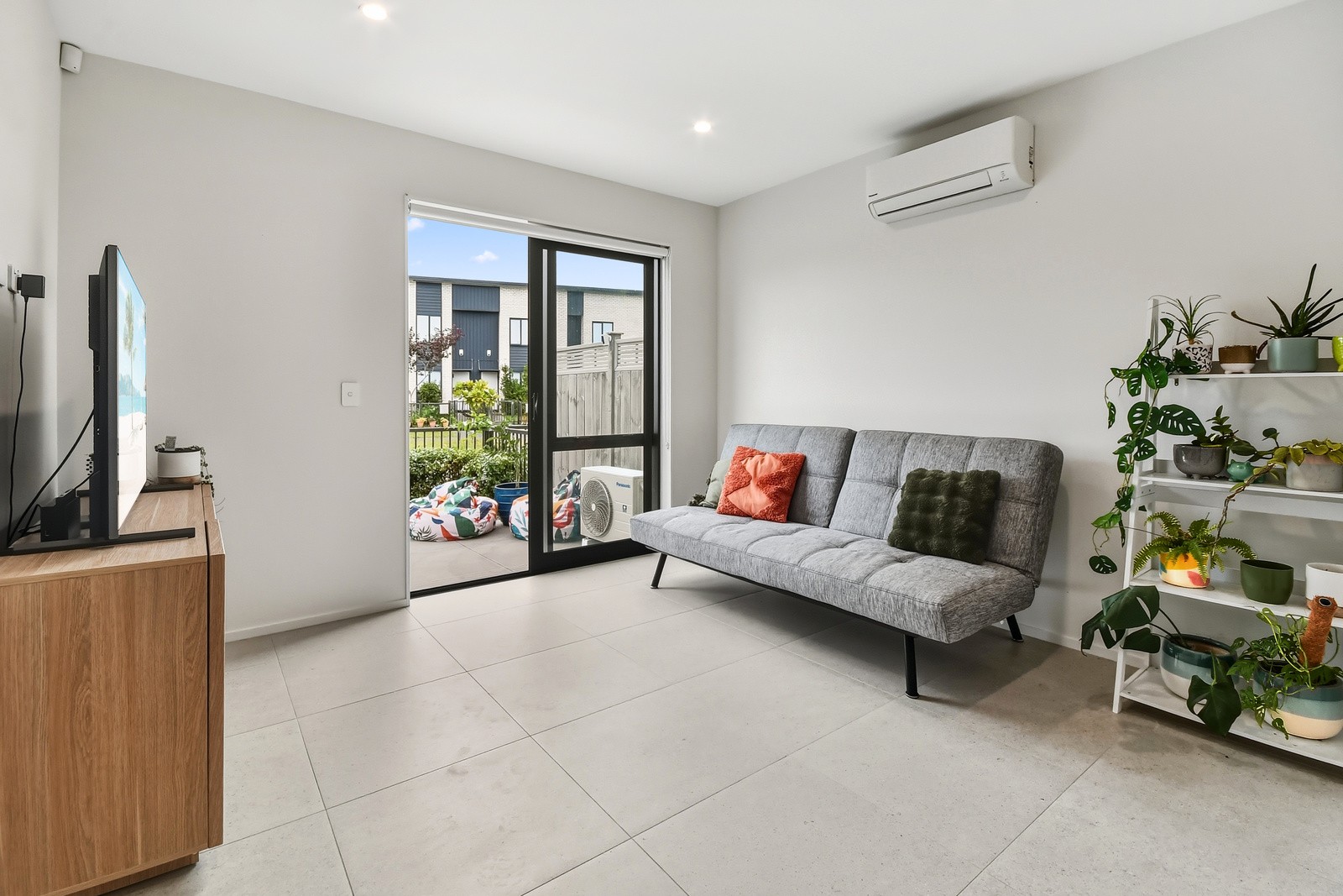 41 Adlam Lane, Conifer Grove, Manukau City