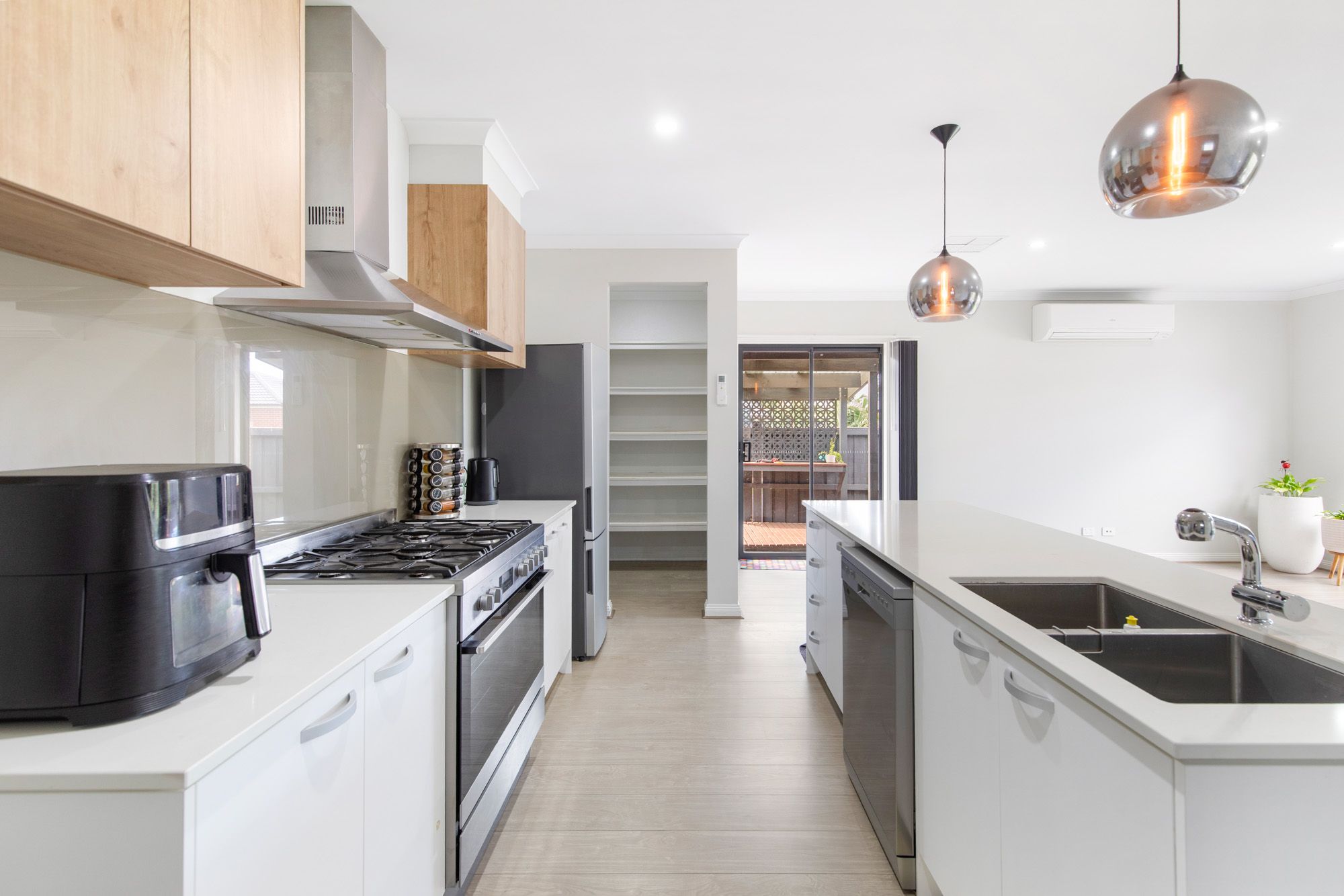 1 Nelse Way, Werribee, VIC 3030