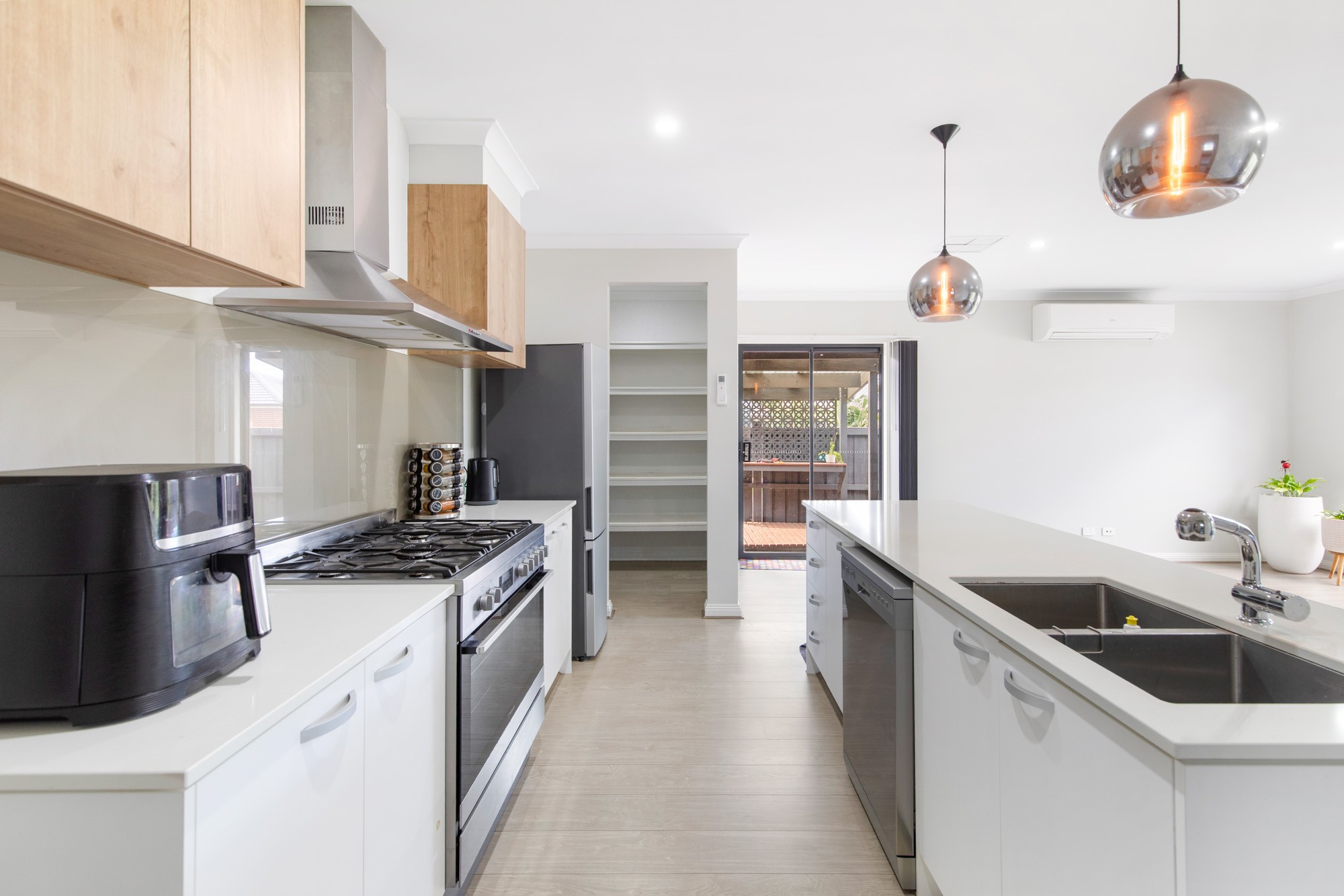 1 Nelse Way, Werribee, VIC 3030