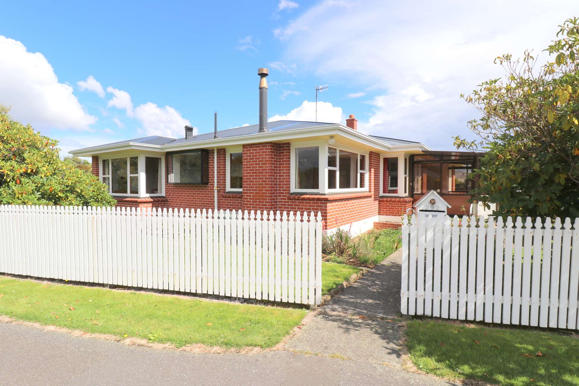 292 Racecourse Road photo 3