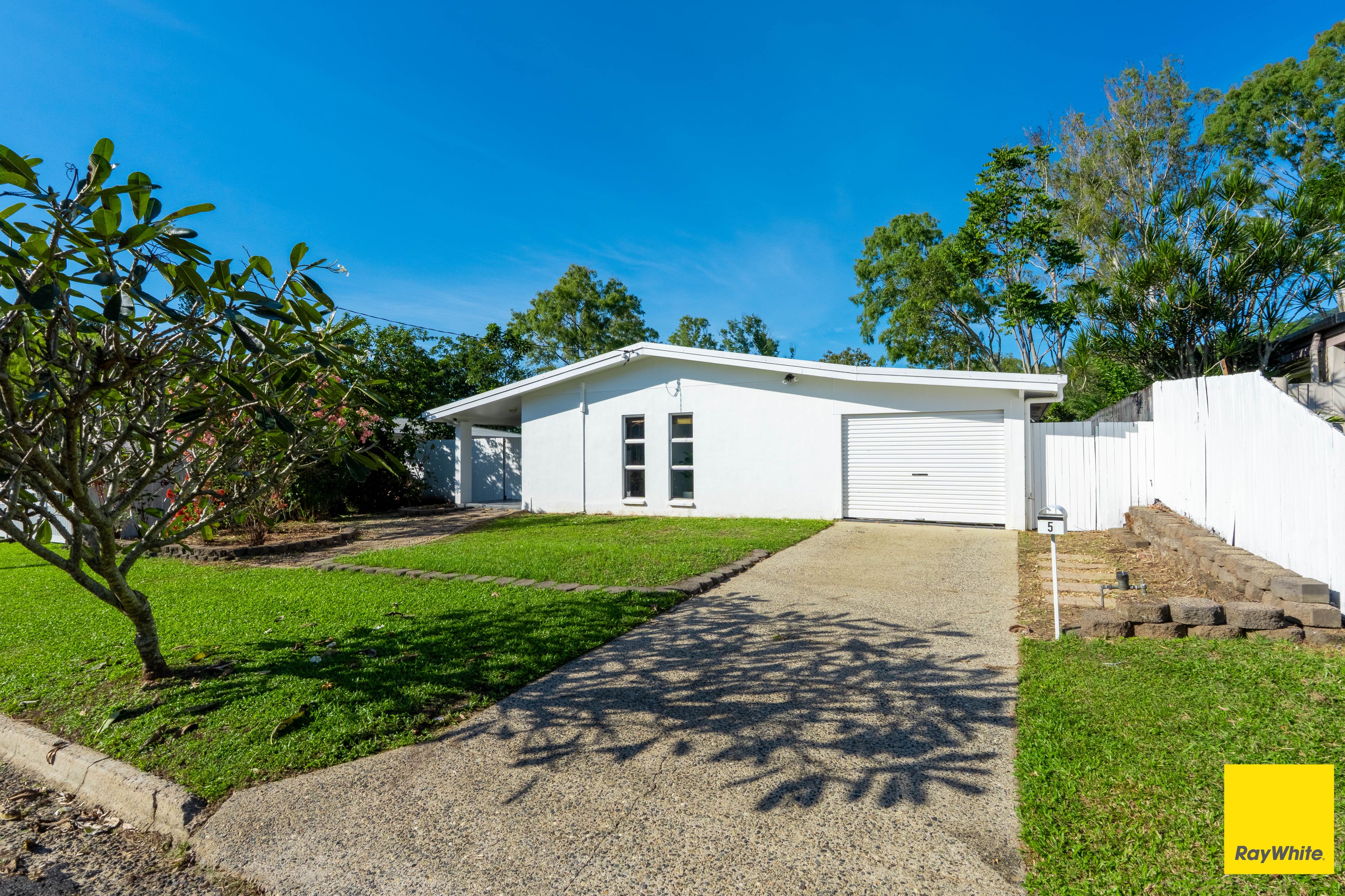 5 Prescott Street, Whitfield, QLD 4870