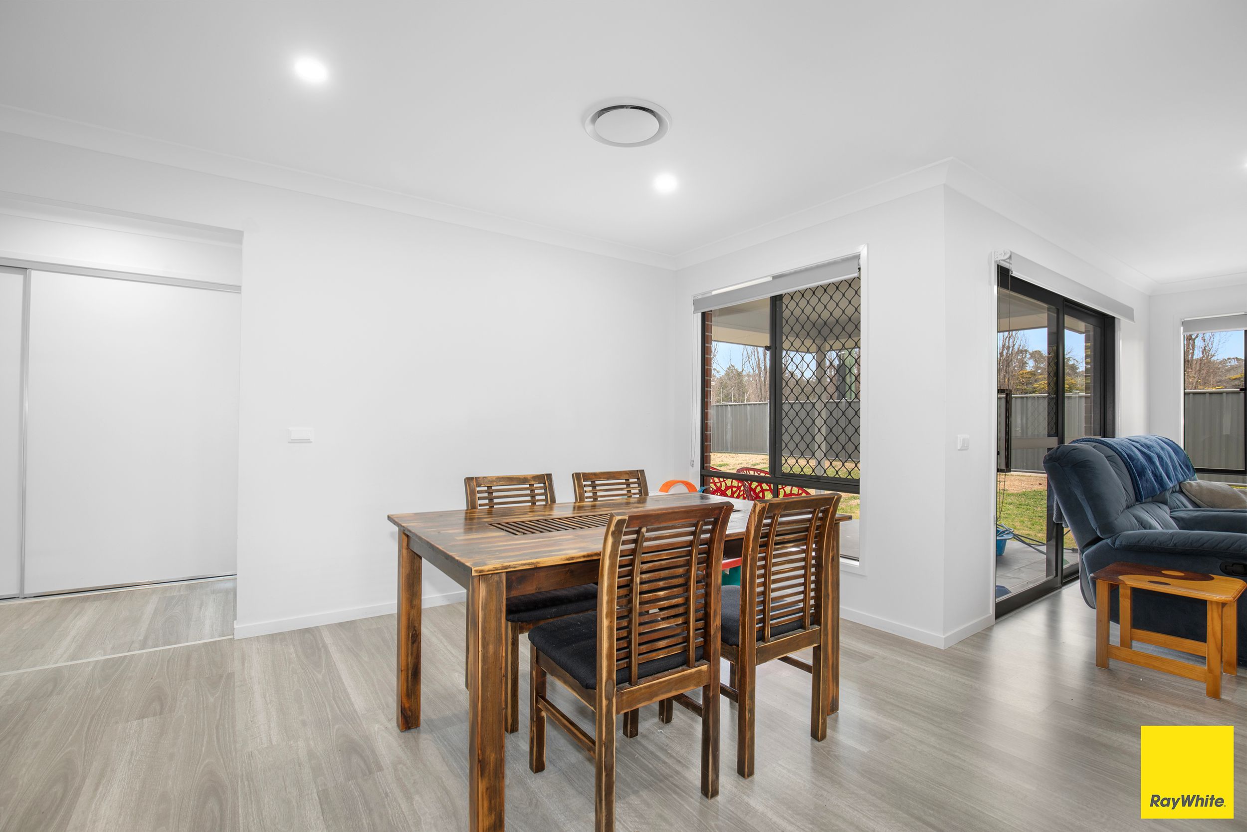 2 Greaves Close — photo 6 of 12
