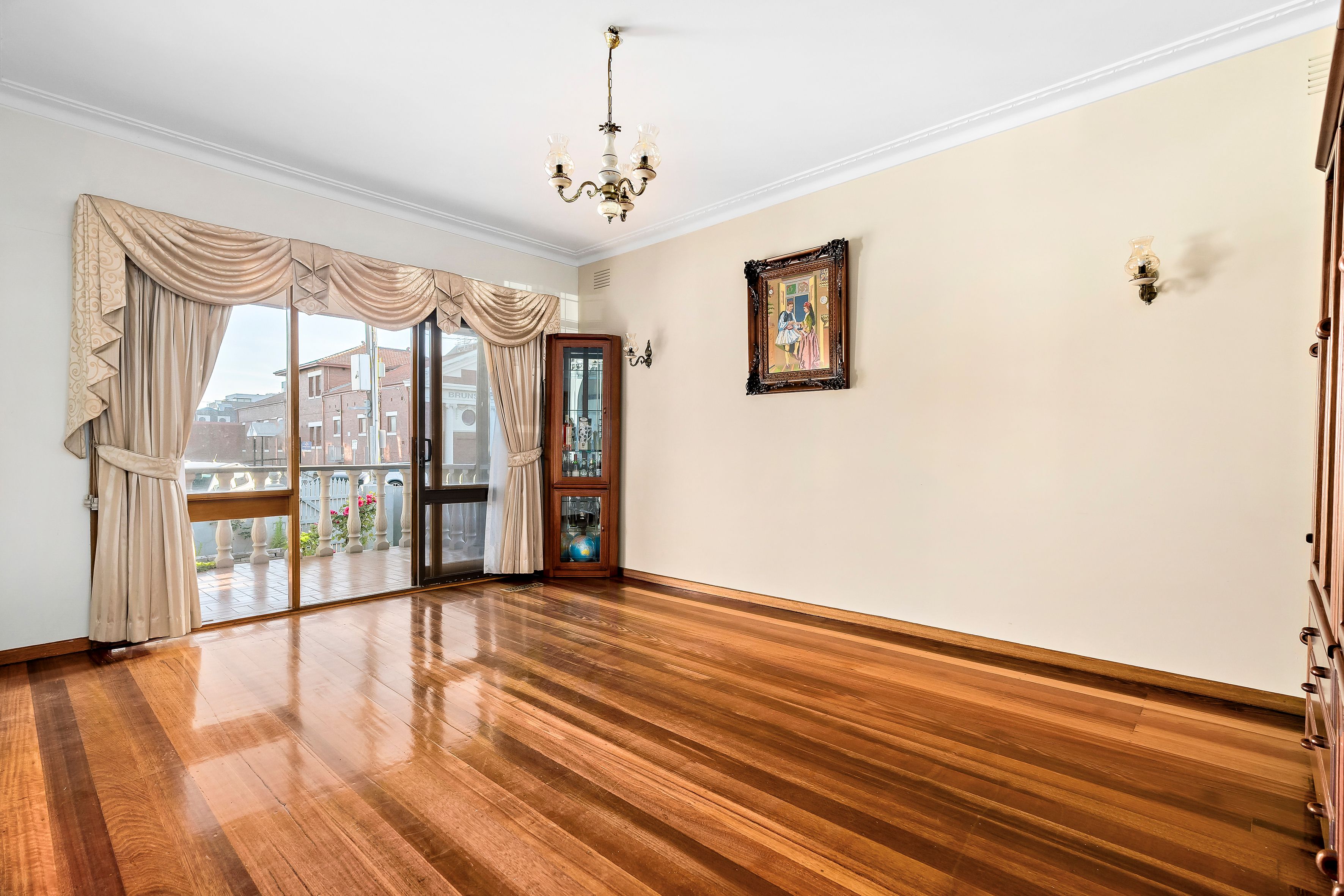 3 Davies Street — photo 9 of 16